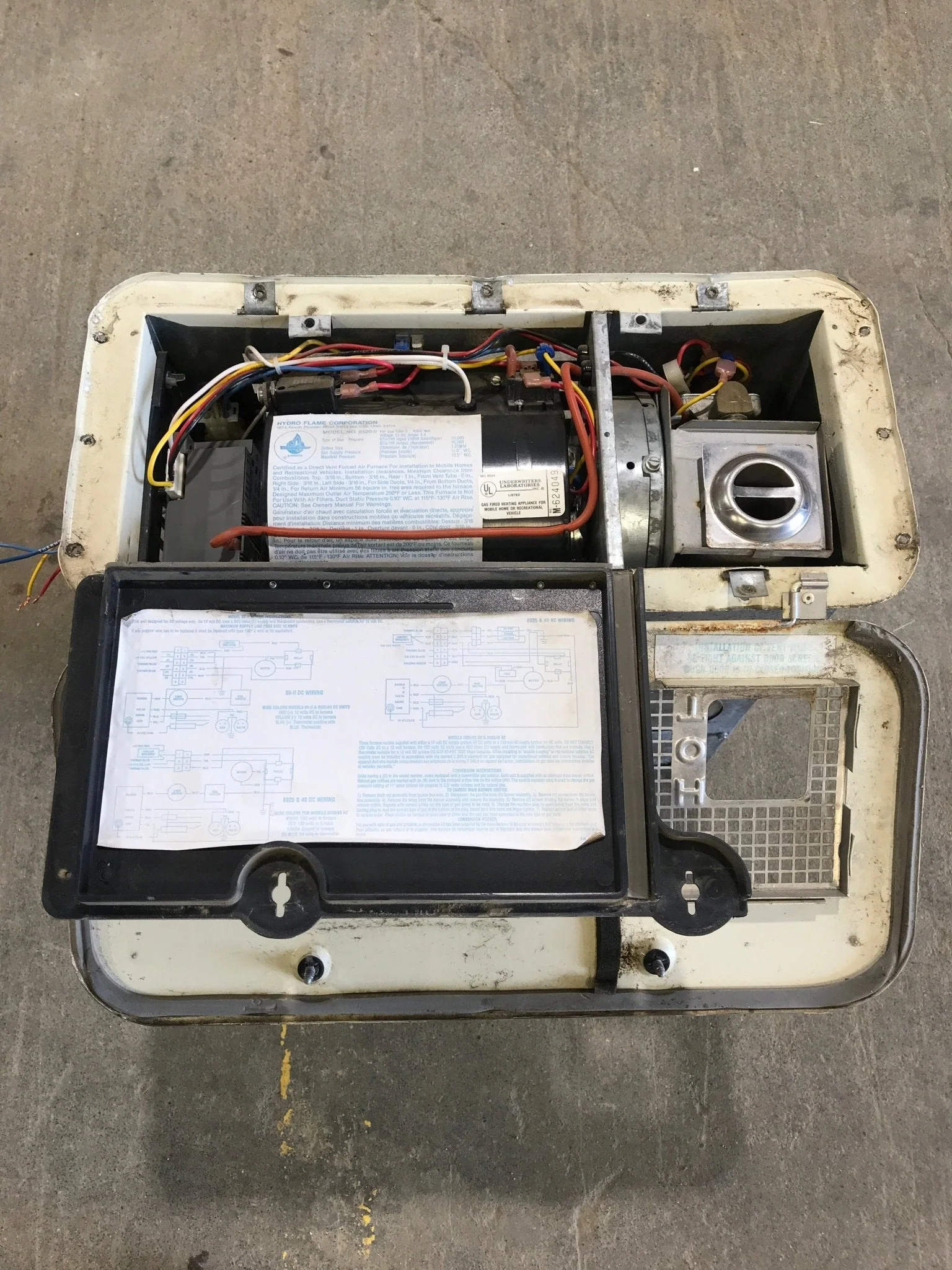 20000 BTU Used Atwood/ Hydro Flame RV Propane Furnace - 8520 II - Image 2