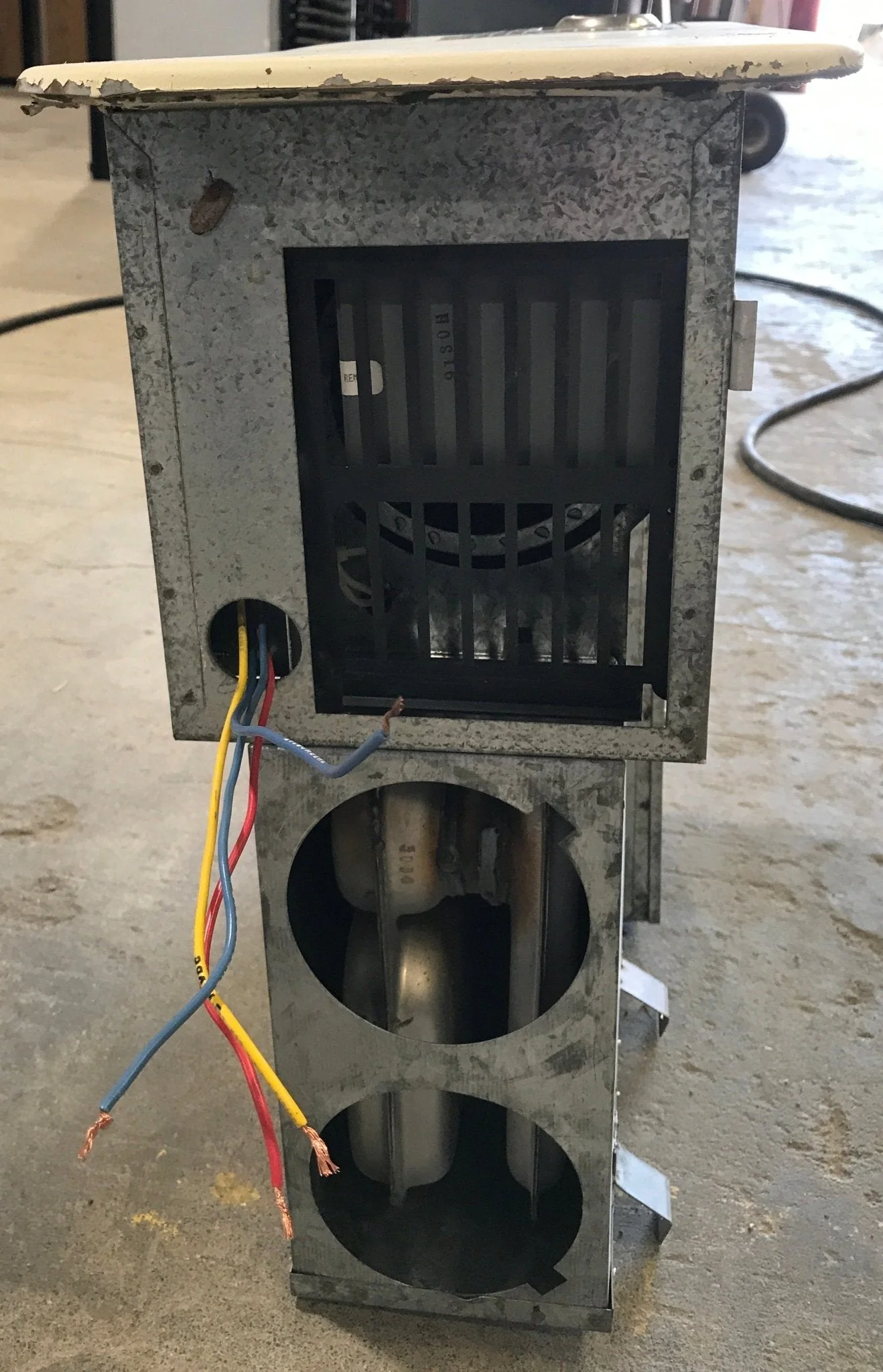 20000 BTU Used Atwood/ Hydro Flame RV Propane Furnace - 8520 II - Image 4