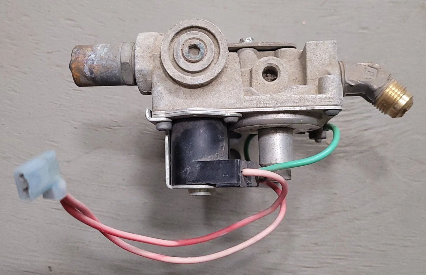 Used Atwood DSI Gas Solenoid Valve - 93870 , 93869 , 93844 - Image 4
