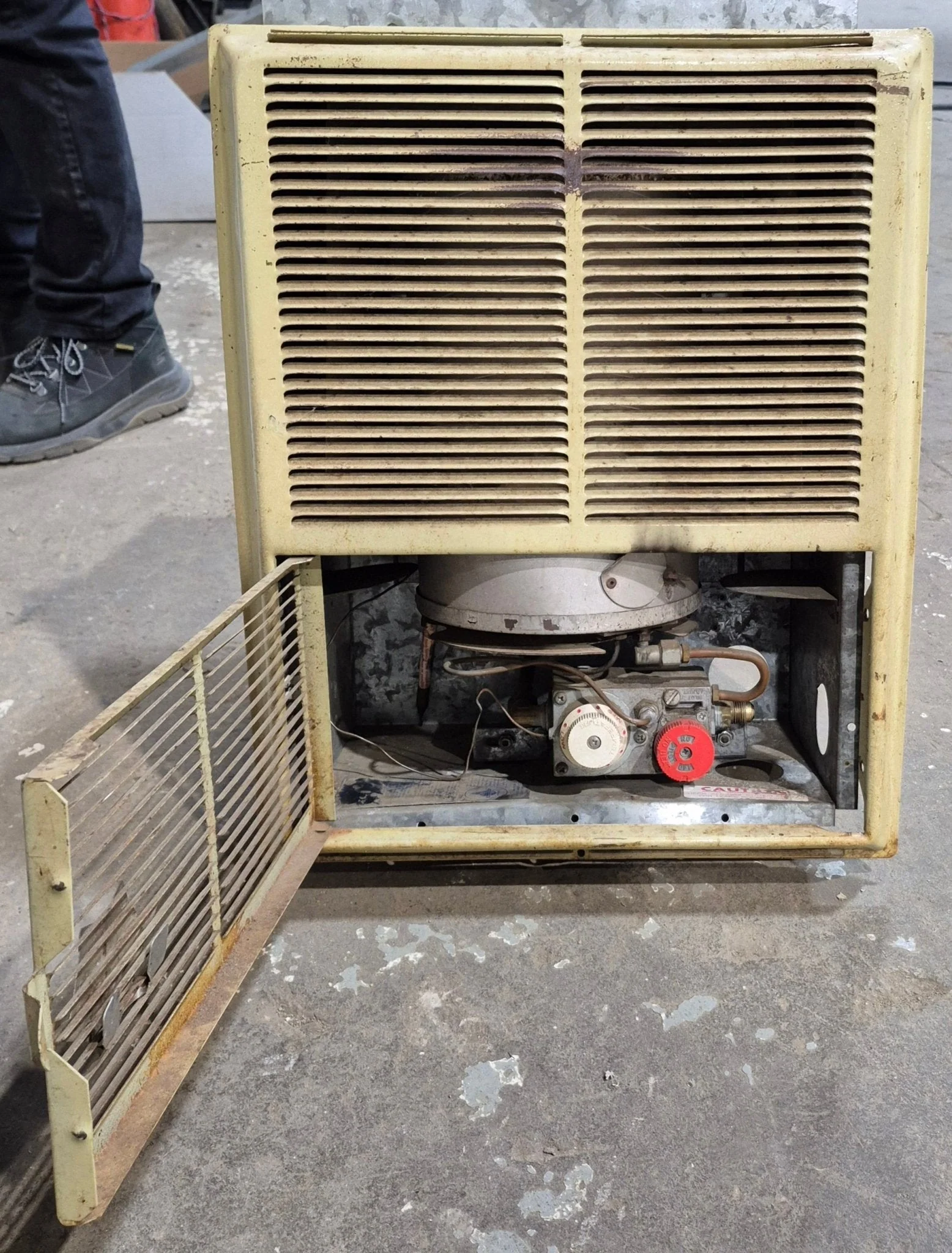 7000 BTU Used Atwood/ Hydro Flame RV Propane Furnace - BRC-10A - Image 2