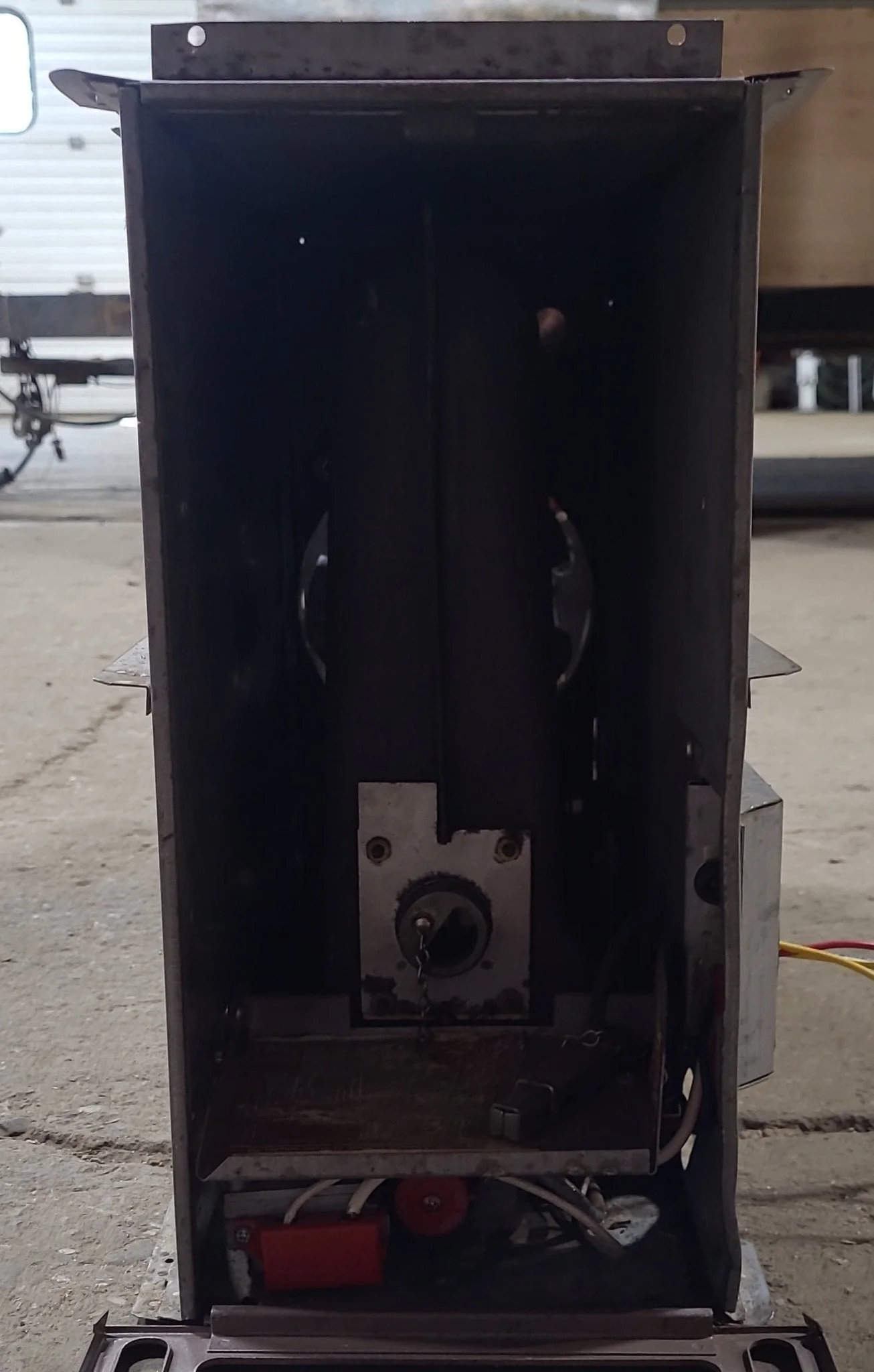 9000 BTU USED 4312K729 COLEMAN RV Propane Furnace - Image 2