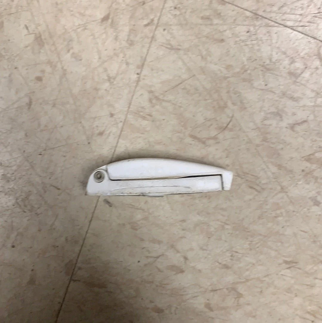 Used baggage door catch off white 1x - Image 3