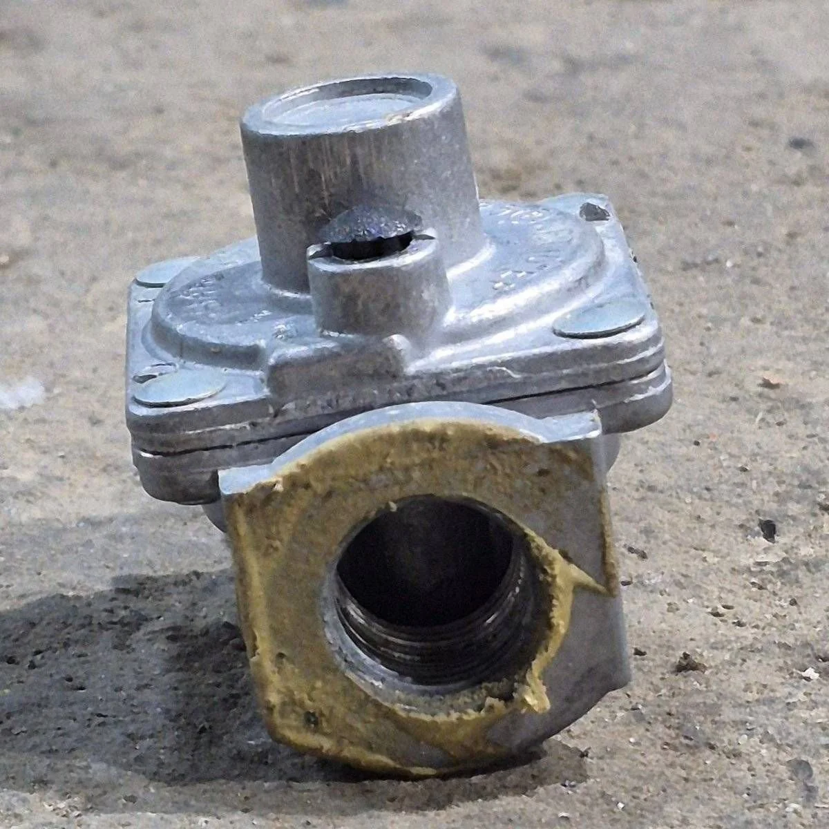 Used Atwood / Wedgewood Propane Regulator - 51062 - Image 5