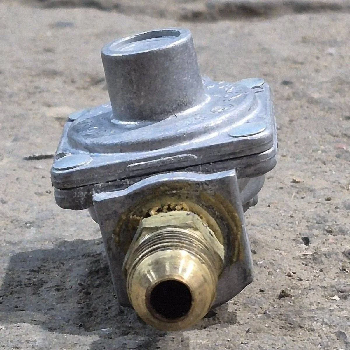 Used Atwood / Wedgewood Propane Regulator - 51062 - Image 6
