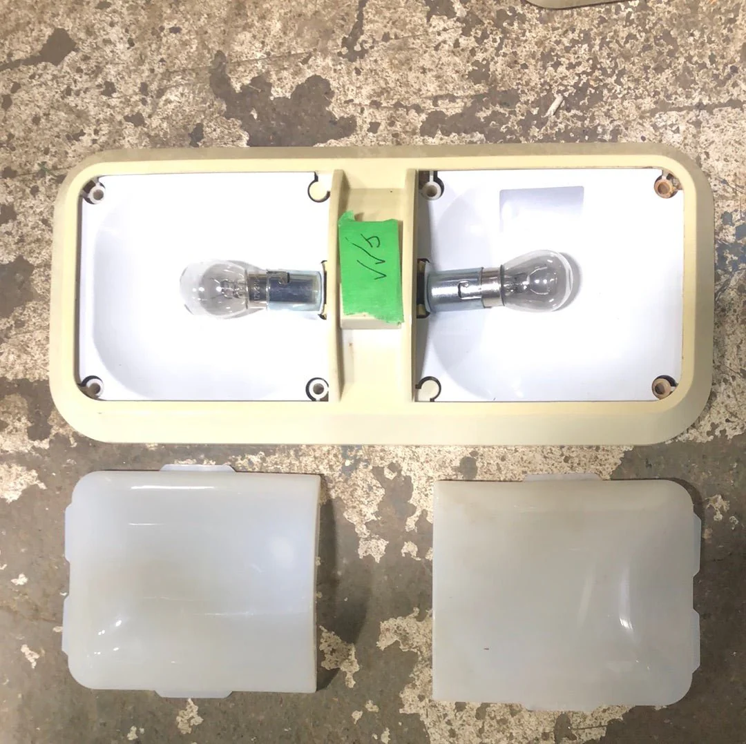 Used light Fixture *DOUBLE* LR96696 OFF-WHITE - W/ Switch - Image 2