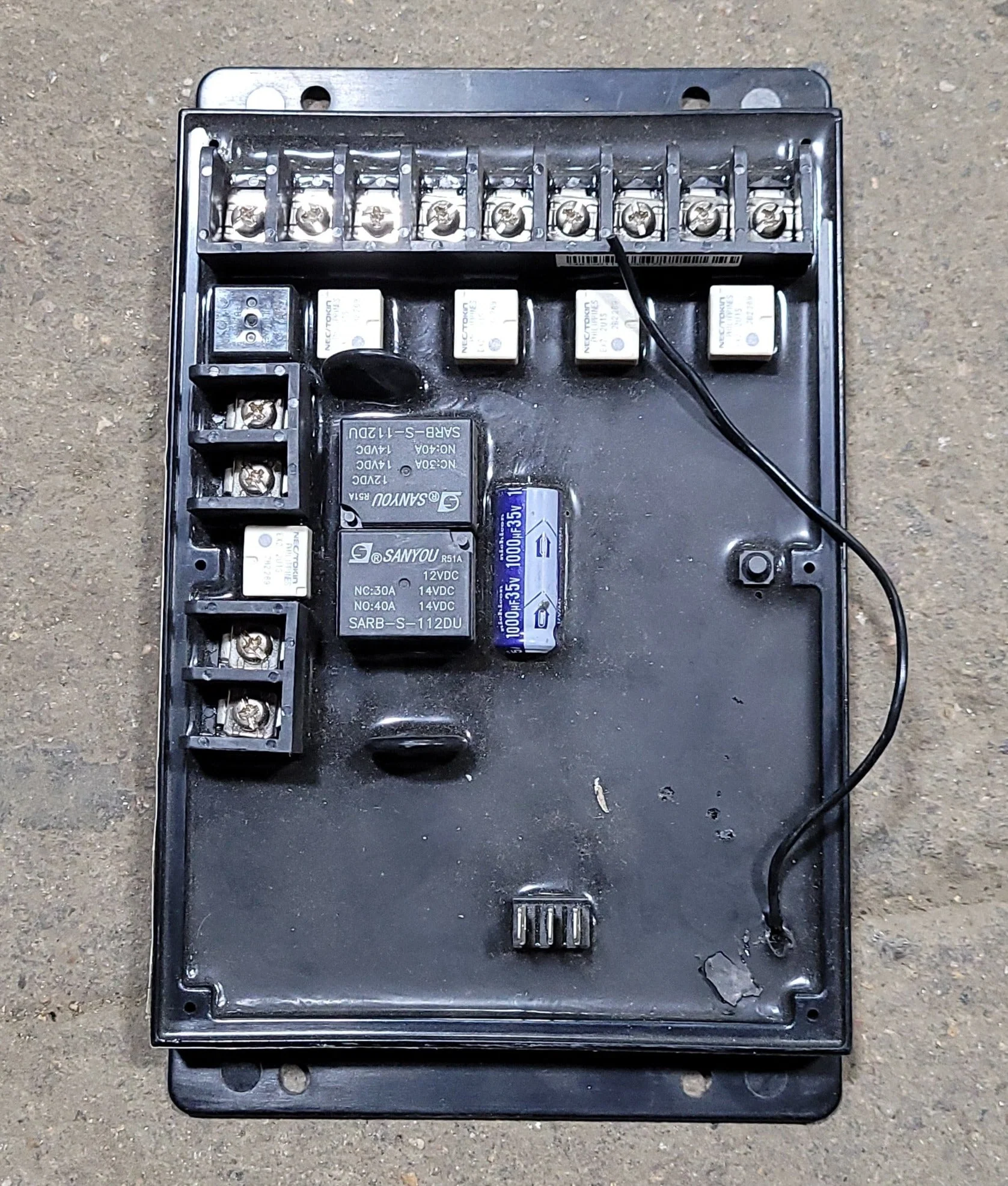 Lippert LCI MULTIFUNCTION 5-OUTPUT RECEIVER