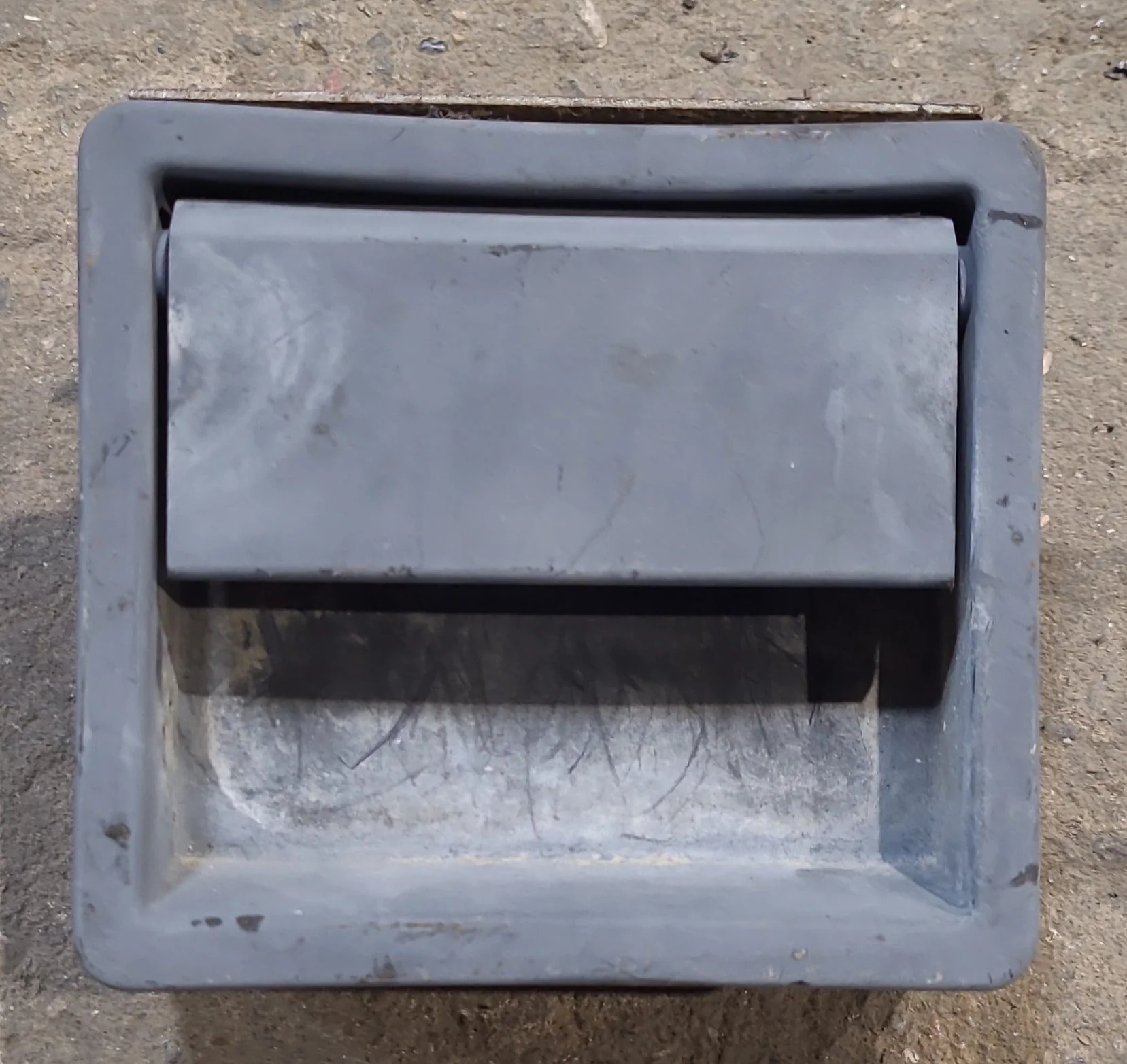 Used RV Replacement Baggage Door Handle Assembly - Image 4