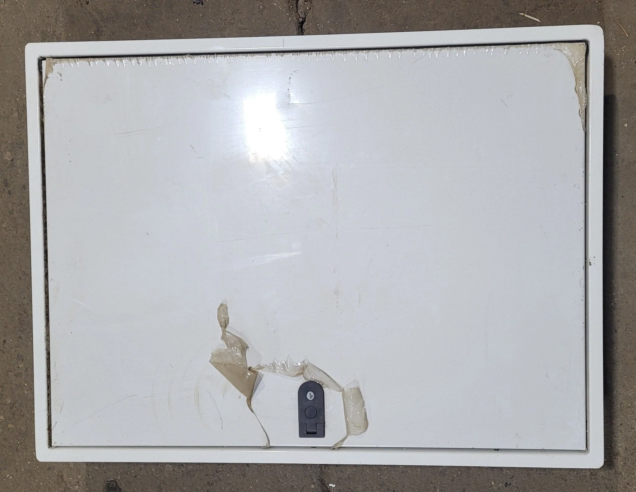 Square Cornered Entertainment Compartment with Cargo Door