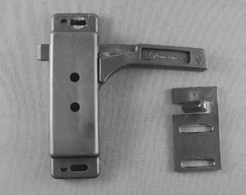 Strybuc 17166RHBC Right-Hand Screen door Latch
