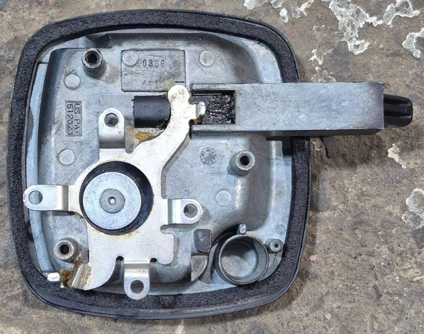 TriMark Flush Baggage Door Latch - 060-0475 - Image 2