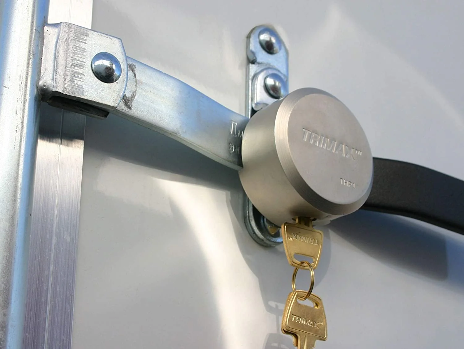 Trimax THPXL "Hockey Puck" Internal Shackle Trailer Door Lock - Rekeyable - Image 3