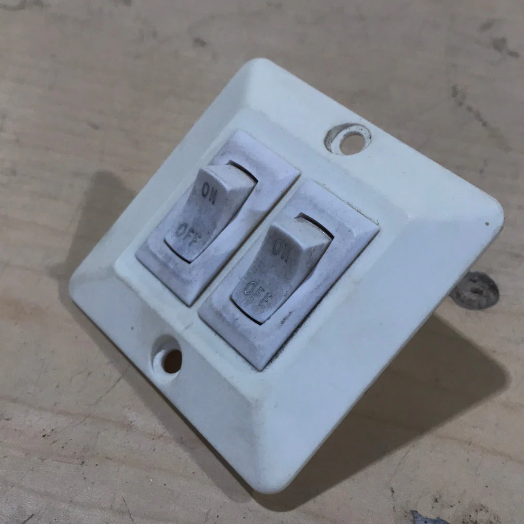 Used 12V RV DOUBLE Light Switch - Image 3