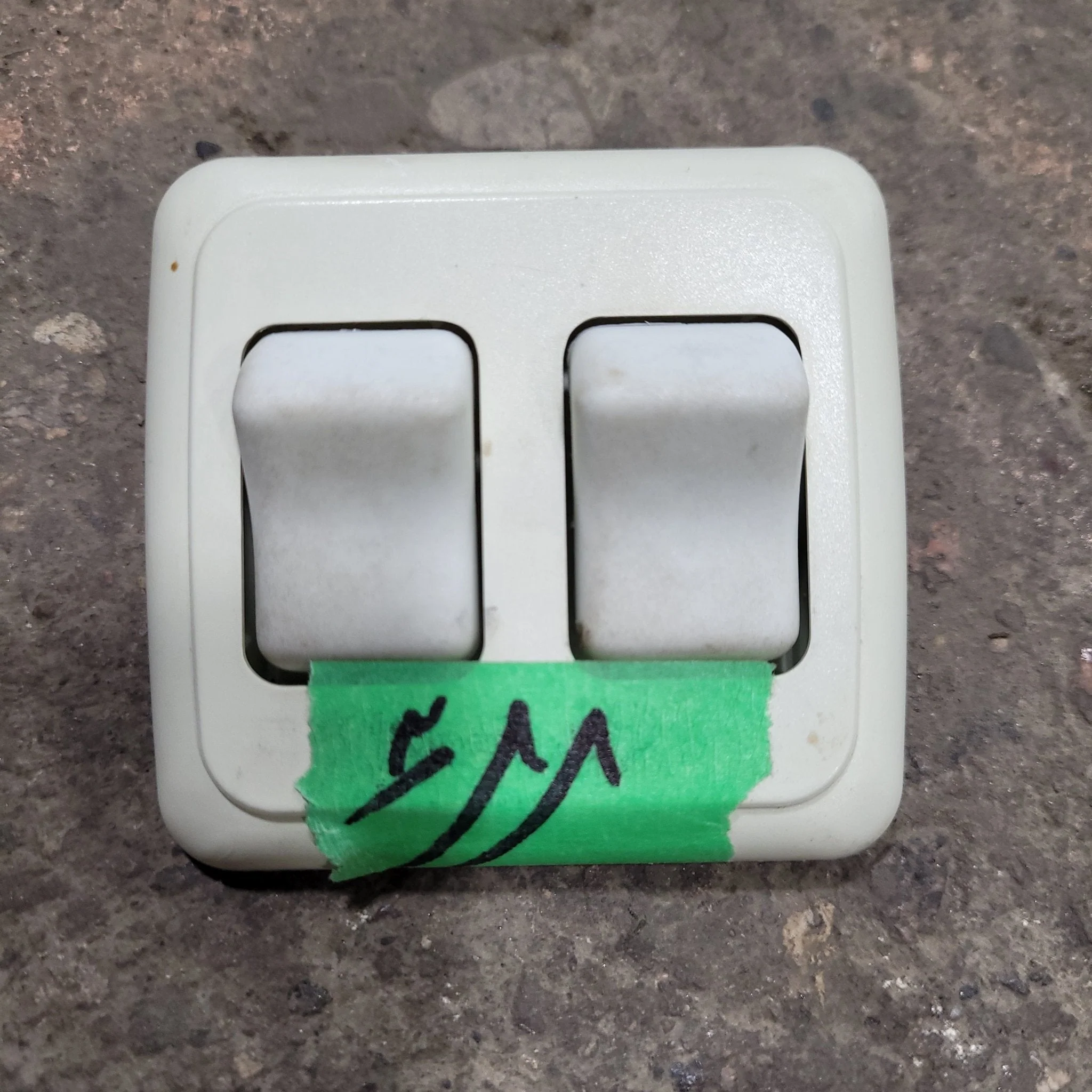 Used 12v RV Double Light Switch