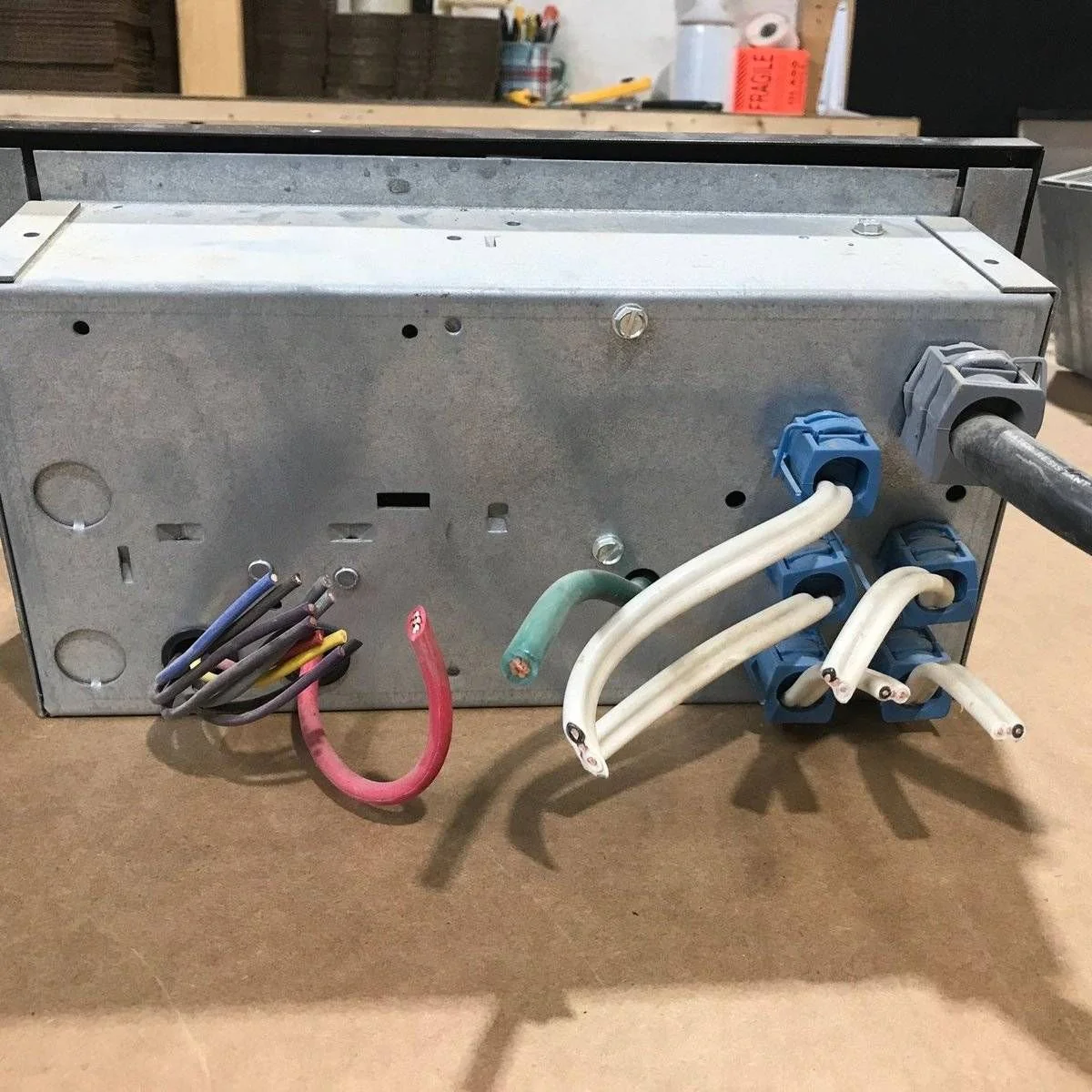 Used 20 AMP MAGNETEK DC Distribution Panel - Model 80 - Image 5
