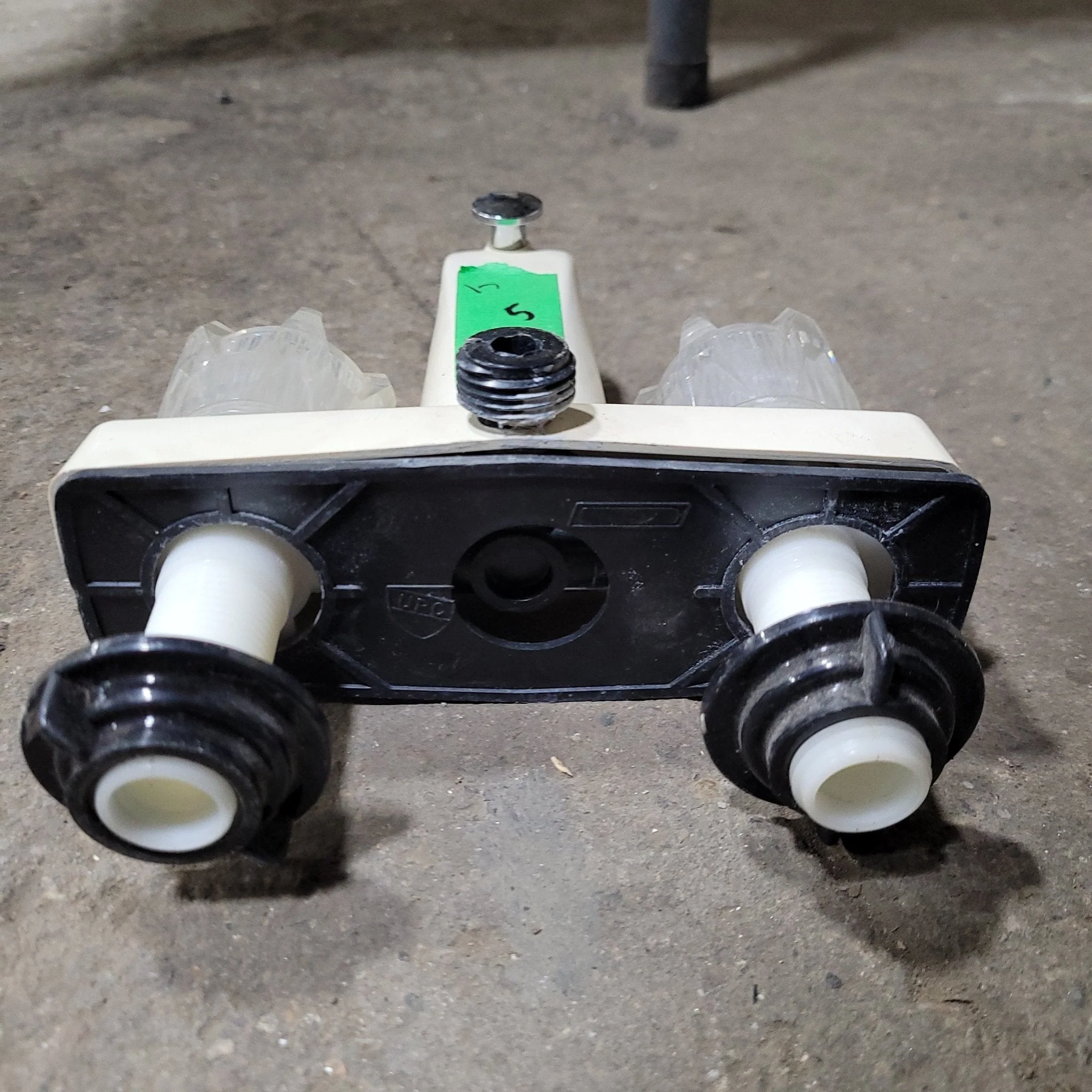Used 4" Shower Faucet With Diverter, Bone, Clear Knobs - Image 3