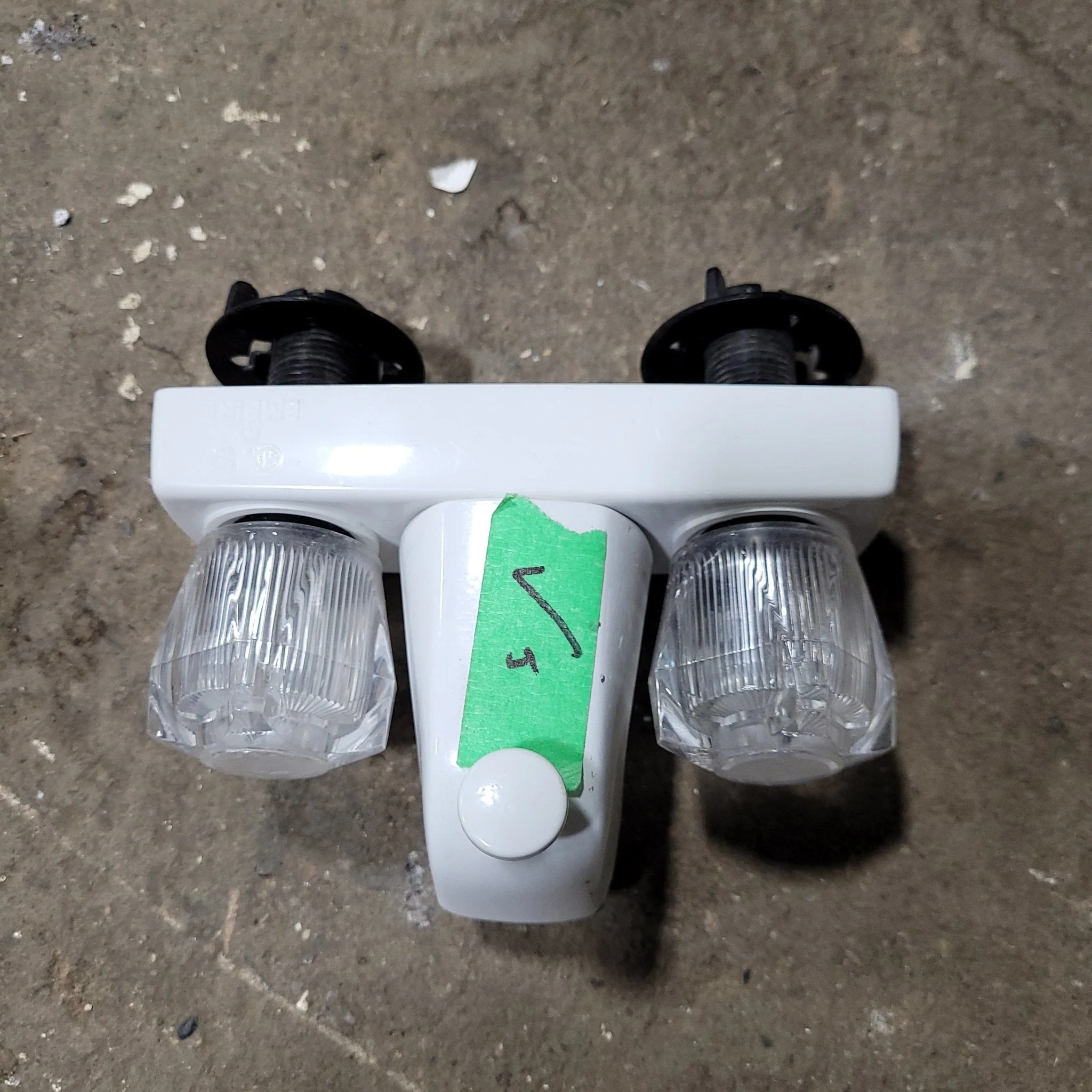 Used 4" Shower Faucet, With Diverter, White, With Clear Knobs