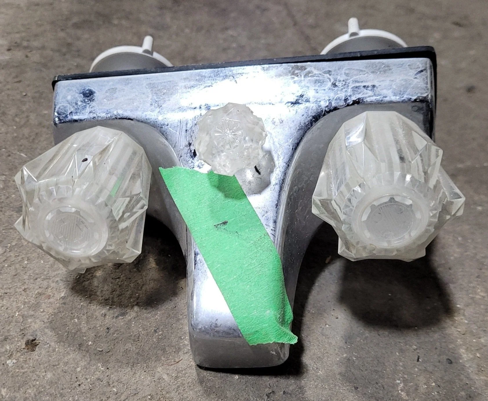 Used 4" Shower Faucet, With Diverter, Chrome, Clear Knobs - Image 3