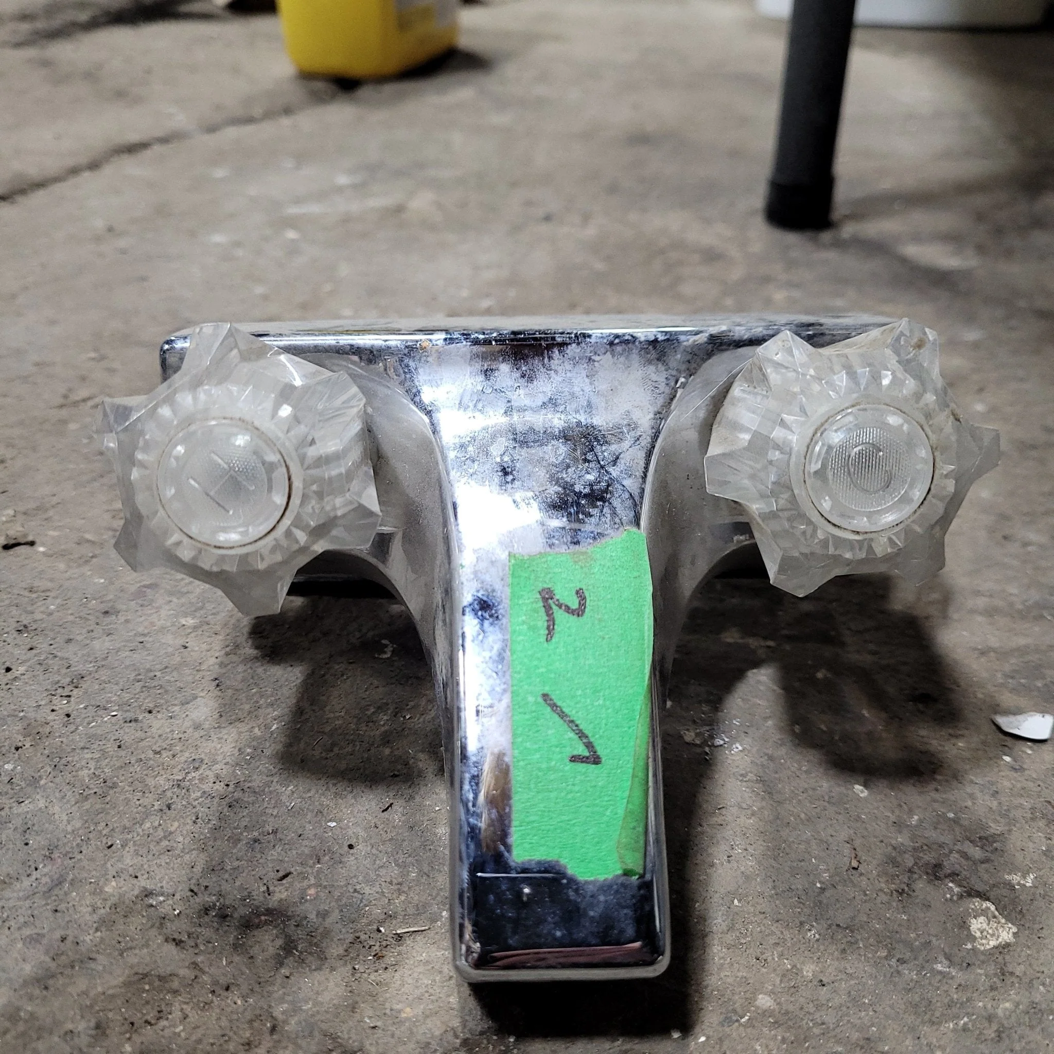Used 4" Bathroom Faucet, Chrome, Clear Knobs - Image 4