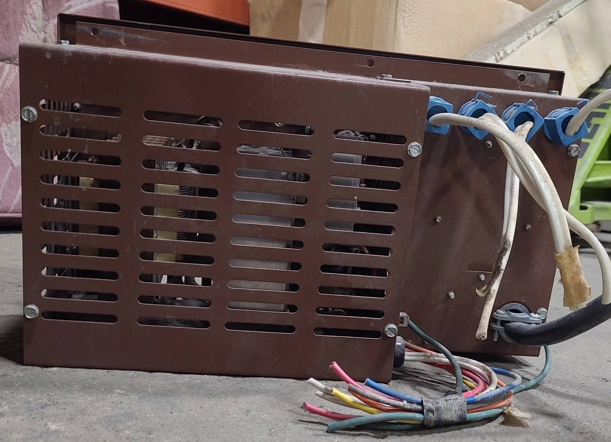 Used 40 AMP Converter D40-BRA-E - Image 4