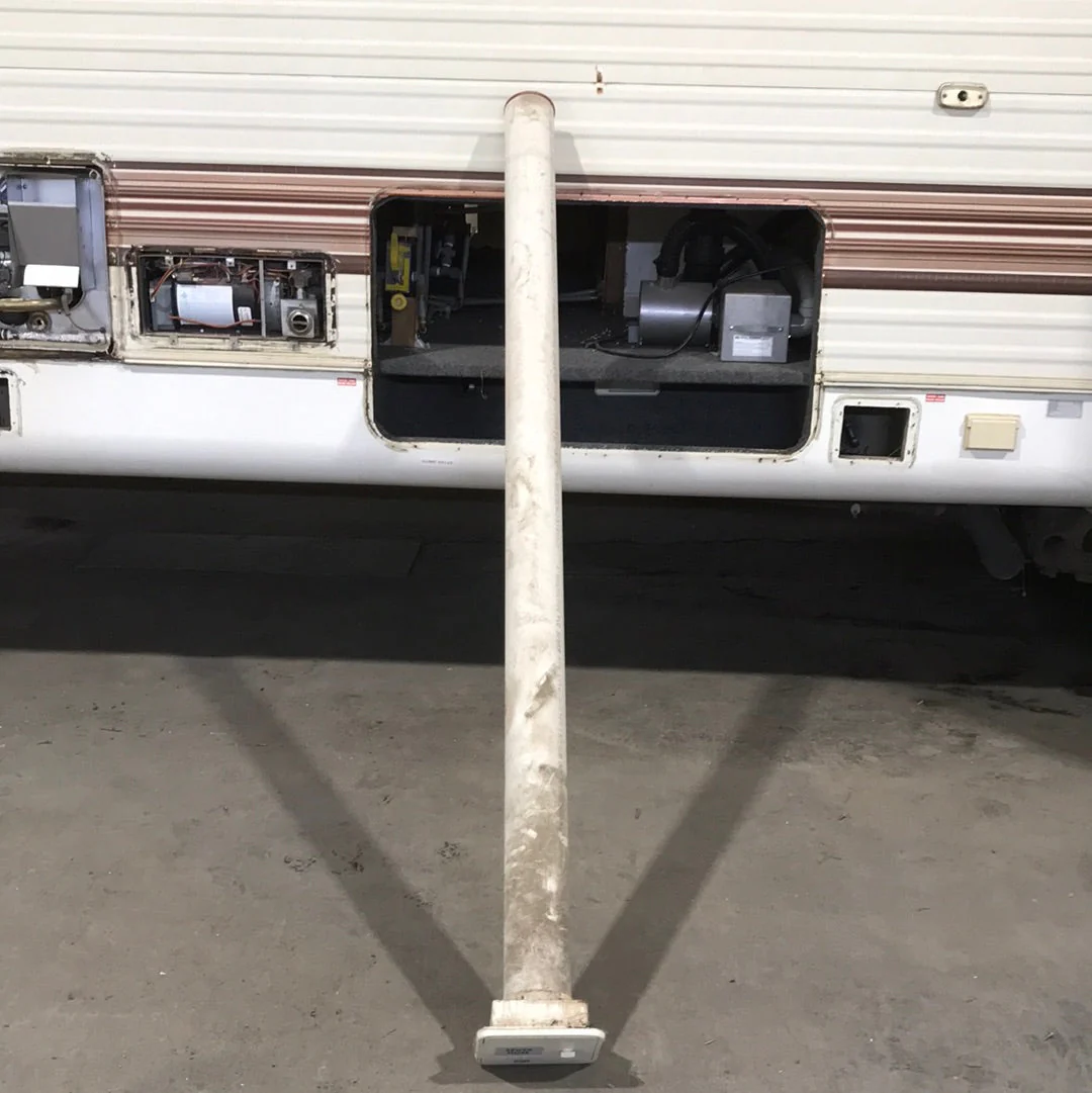 Used 7 1/2" W RV Sewer Hose Setup - Image 2