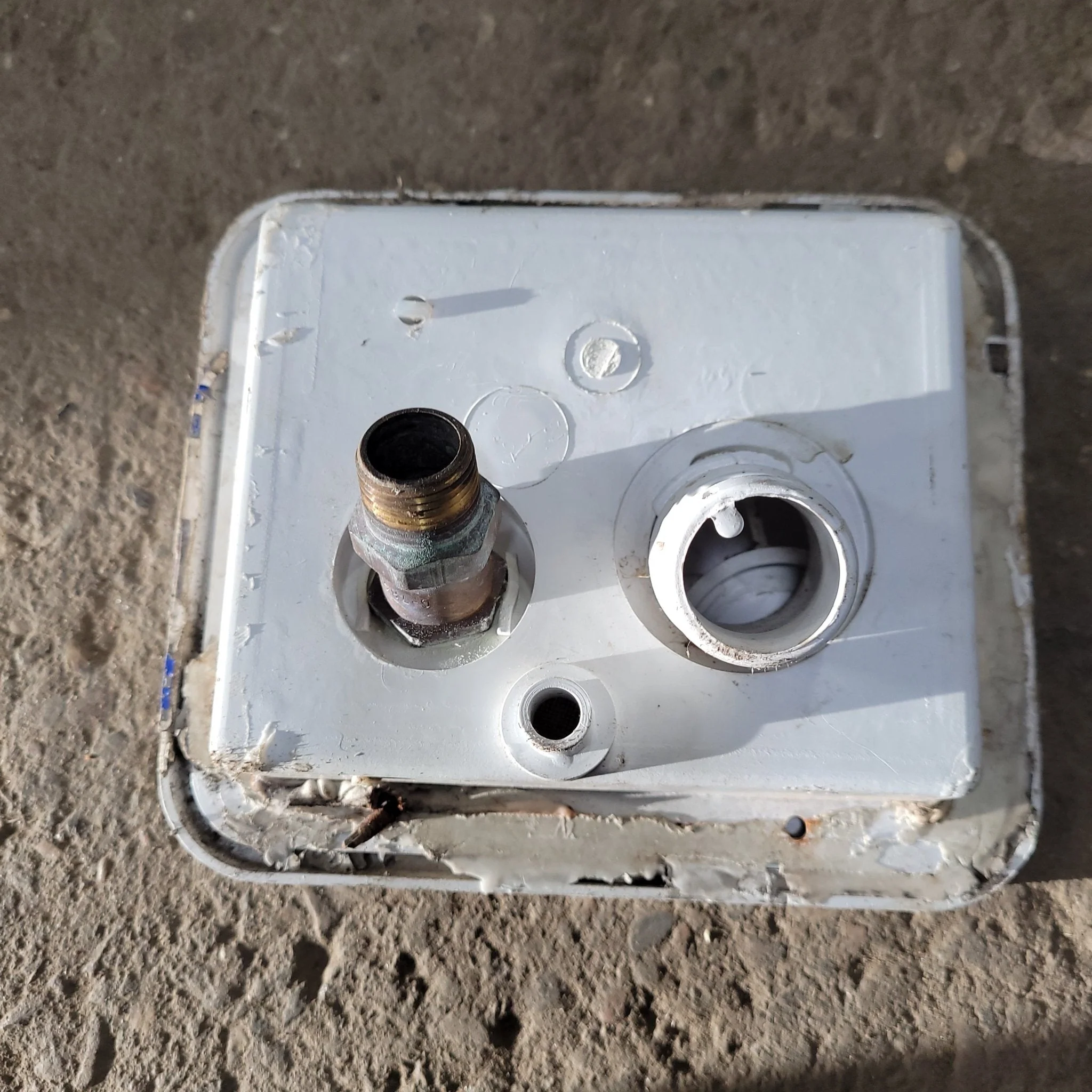 Used 7 1/2" W RV Water inlet - Image 5