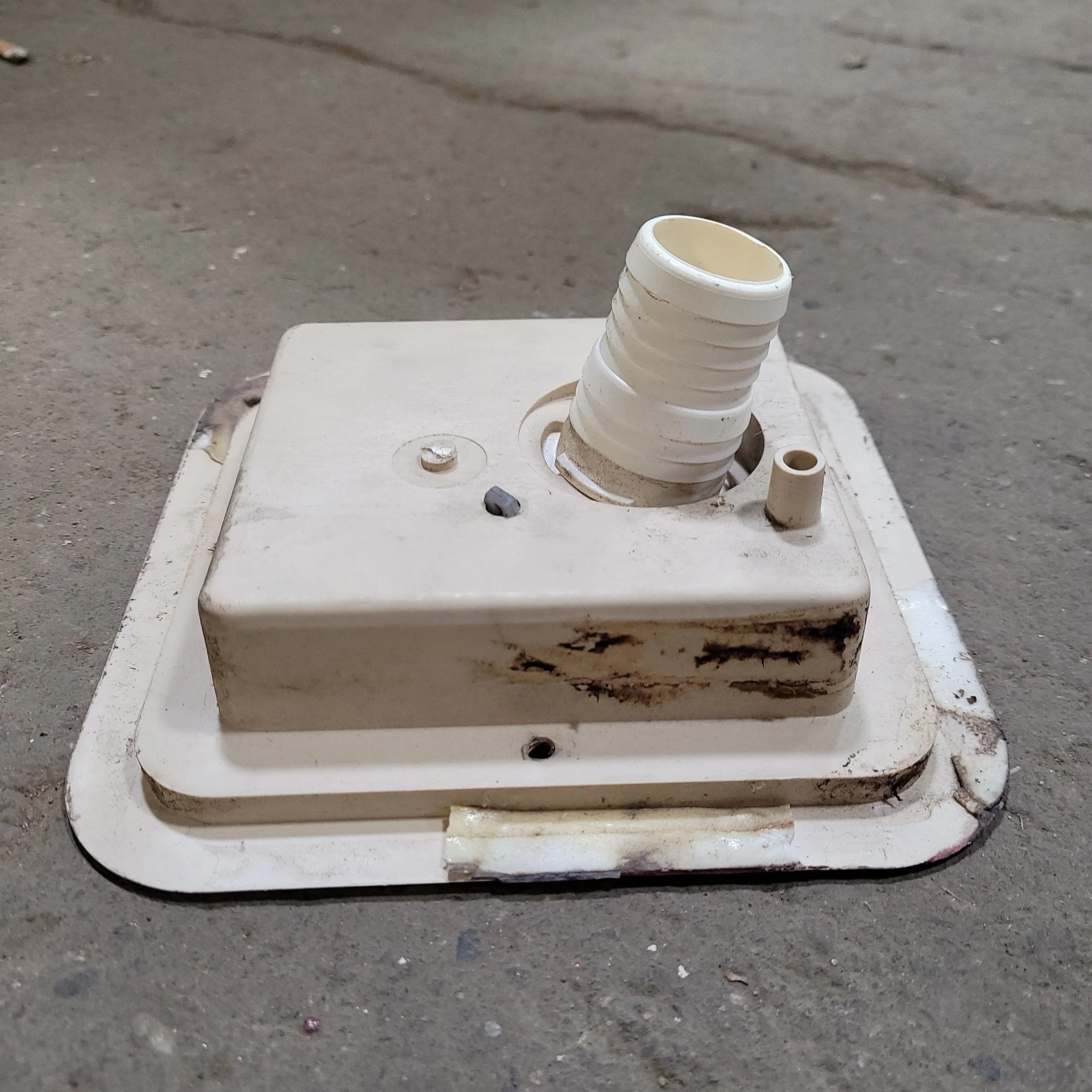 Used 7" W Motorhome Water Inlet- RETRO/ VINTAGE - Image 3