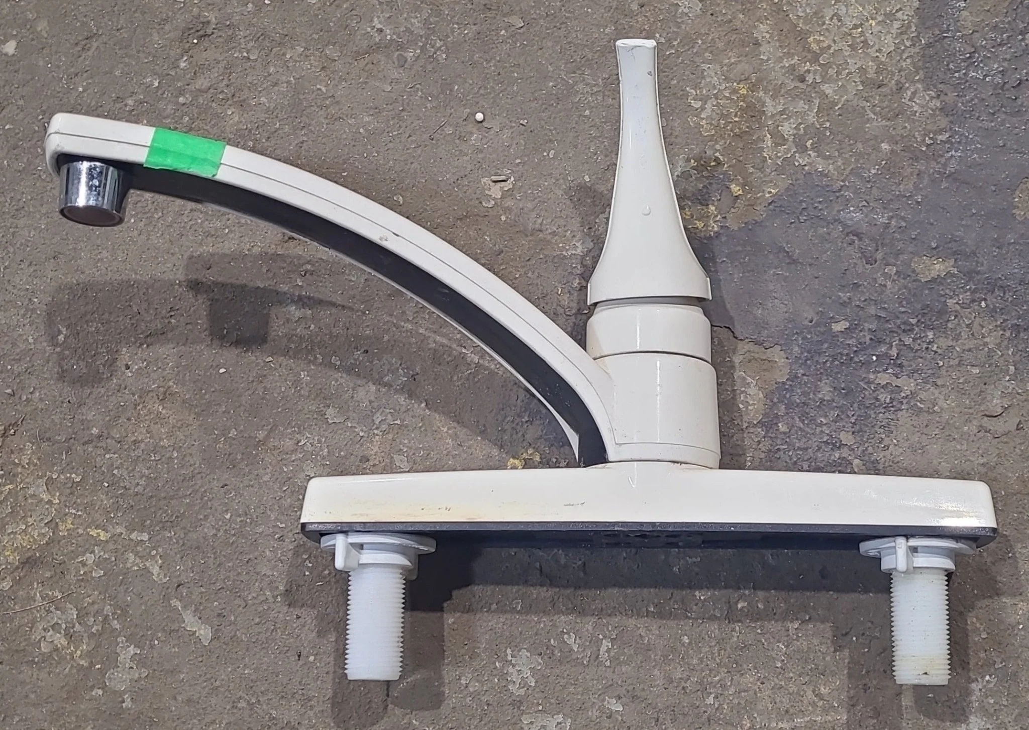 Used 8" Kitchen Faucet, Bone, Bone Lever Handle - Image 3