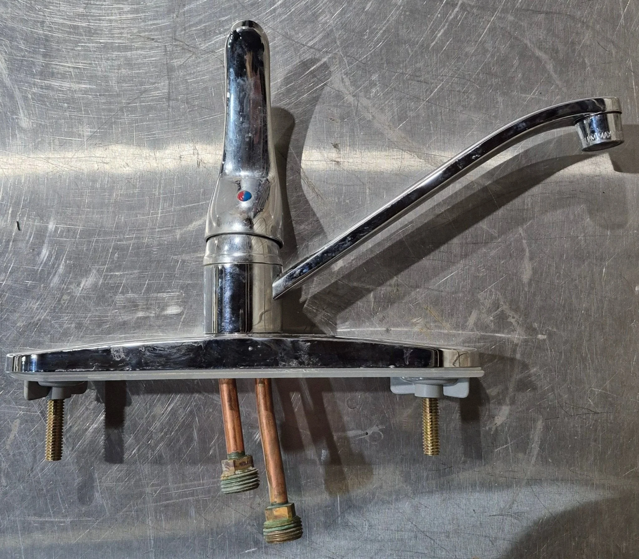 Used 8" Kitchen Faucet, Chrome, Chrome Lever Handle