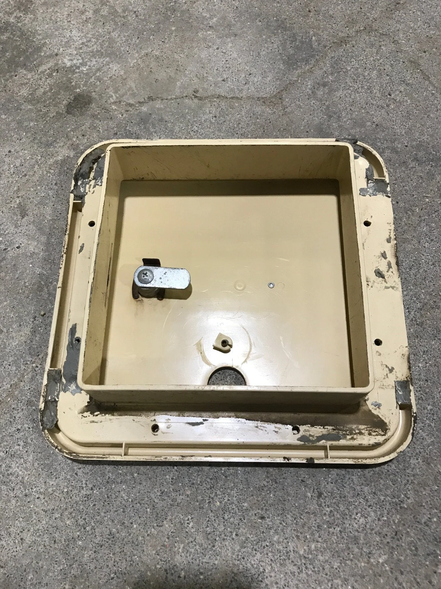 Used 9 1/2" W RV Access Hatch - Image 2