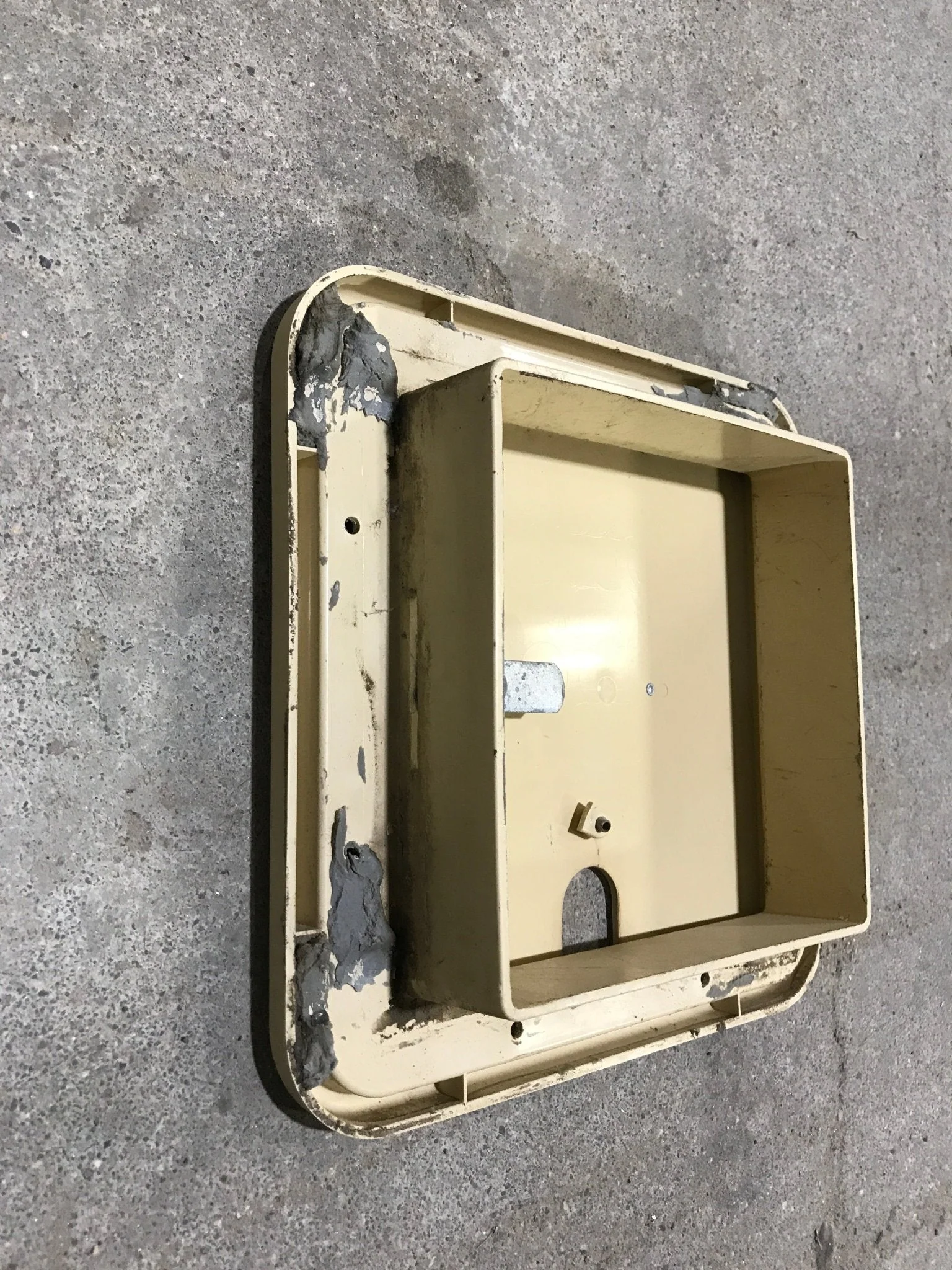 Used 9 1/2" W RV Access Hatch - Image 3