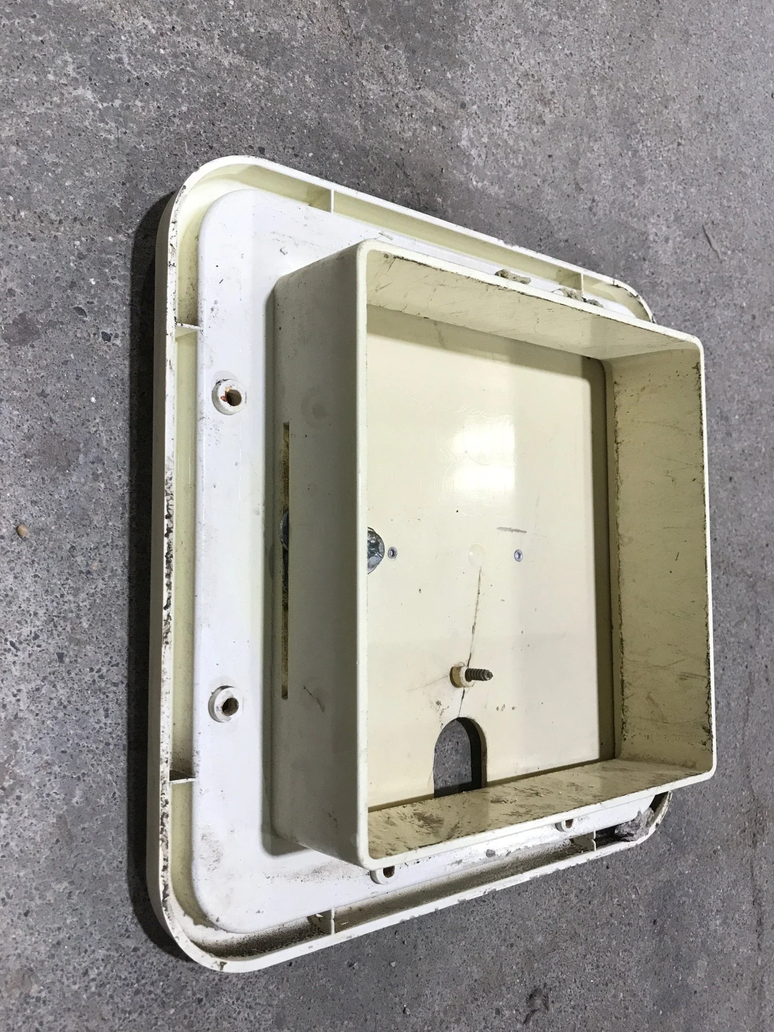 Used 9 1/2" W RV Access Hatch - Image 3
