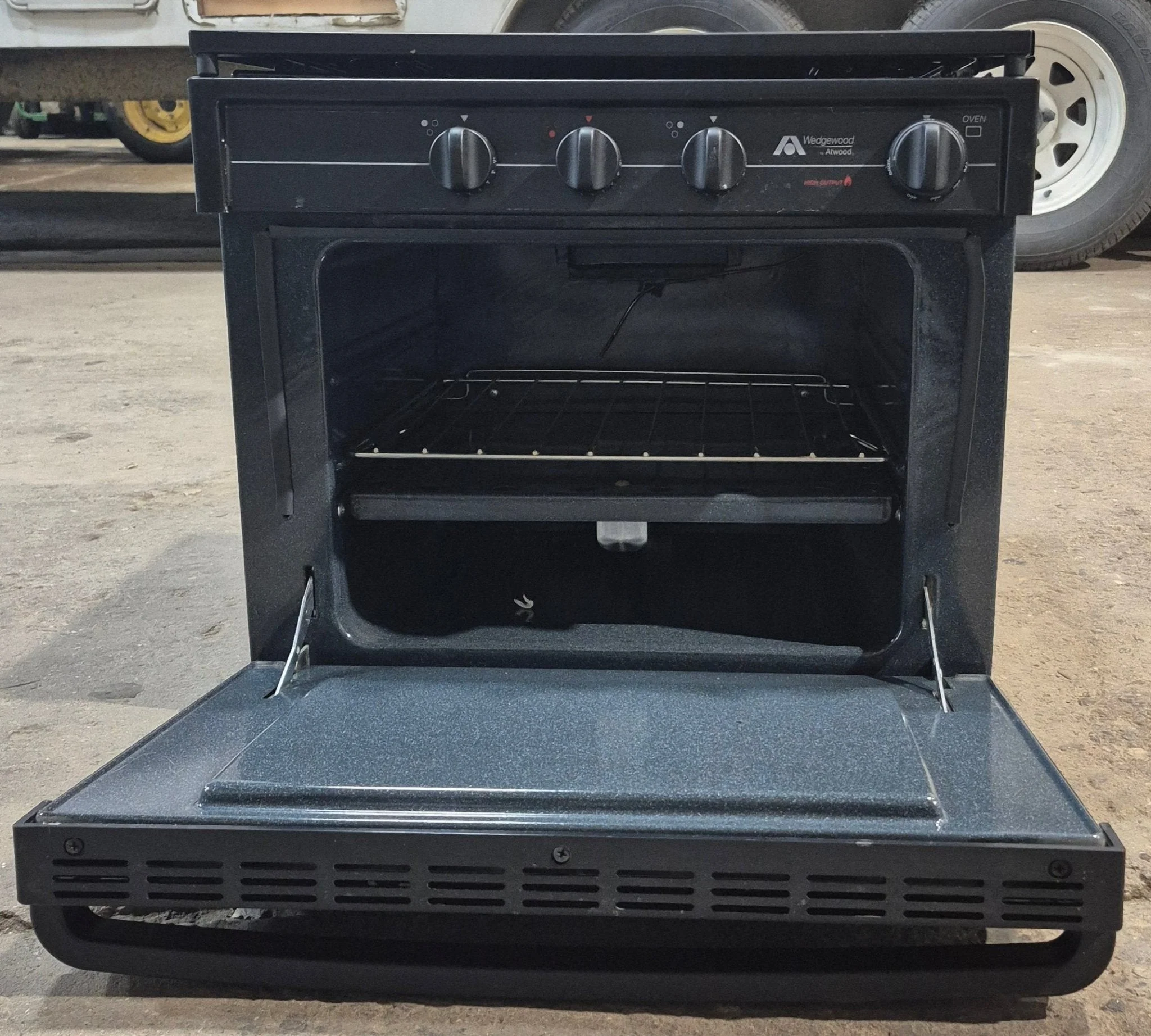 Used Atwood / Wedgewood Range Stove 3-Burner, 16 5/8 ” H - R-W1730BB - Image 2