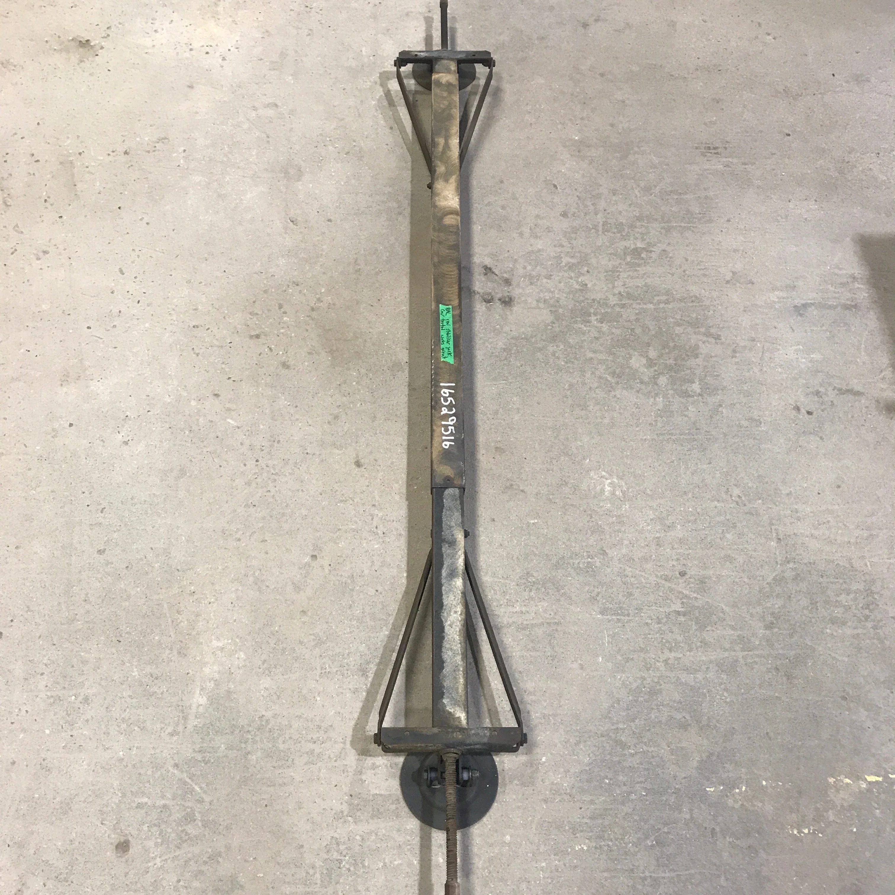 Used BAL Telescopic Stabilizer Jack 79"