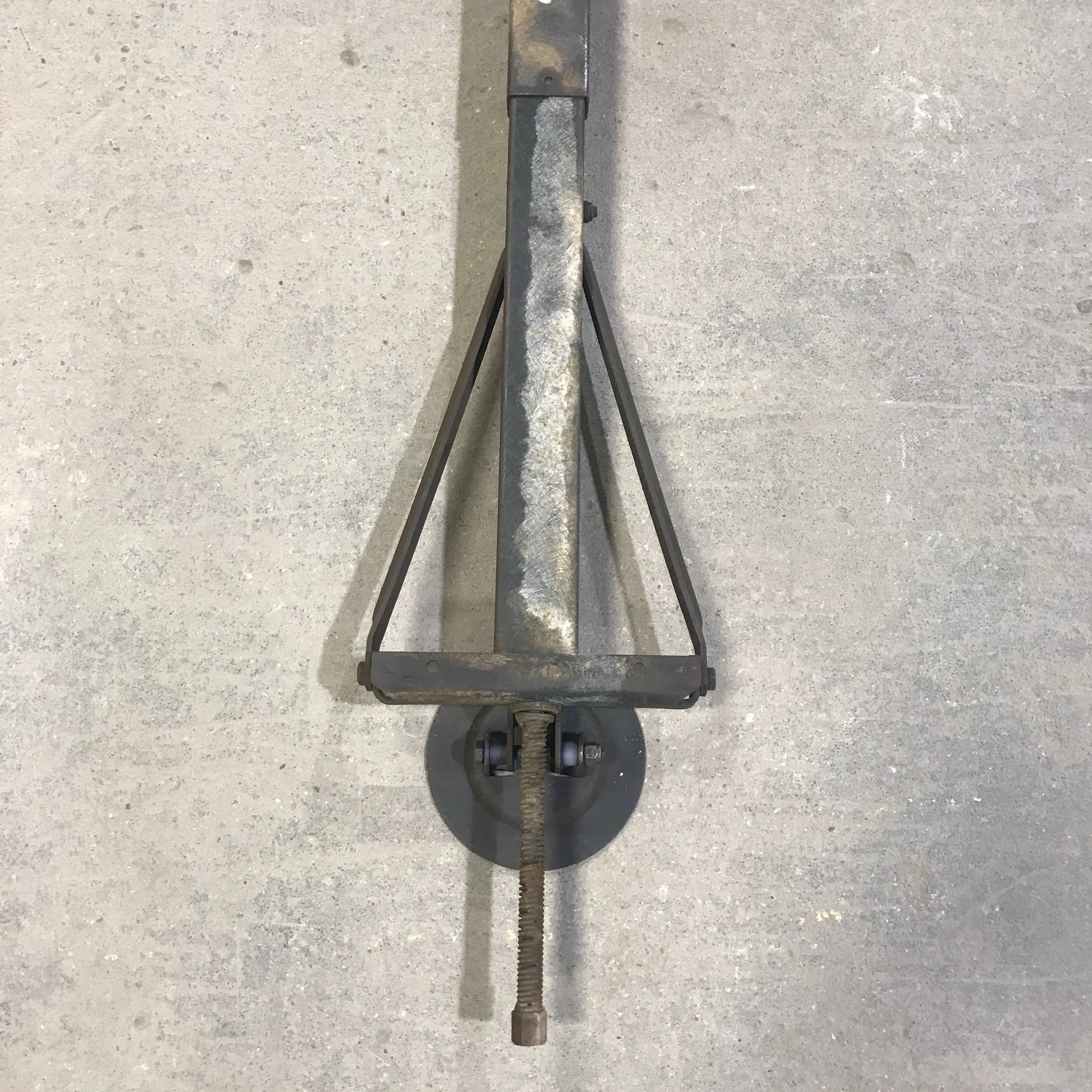Used BAL Telescopic Stabilizer Jack 79" - Image 2