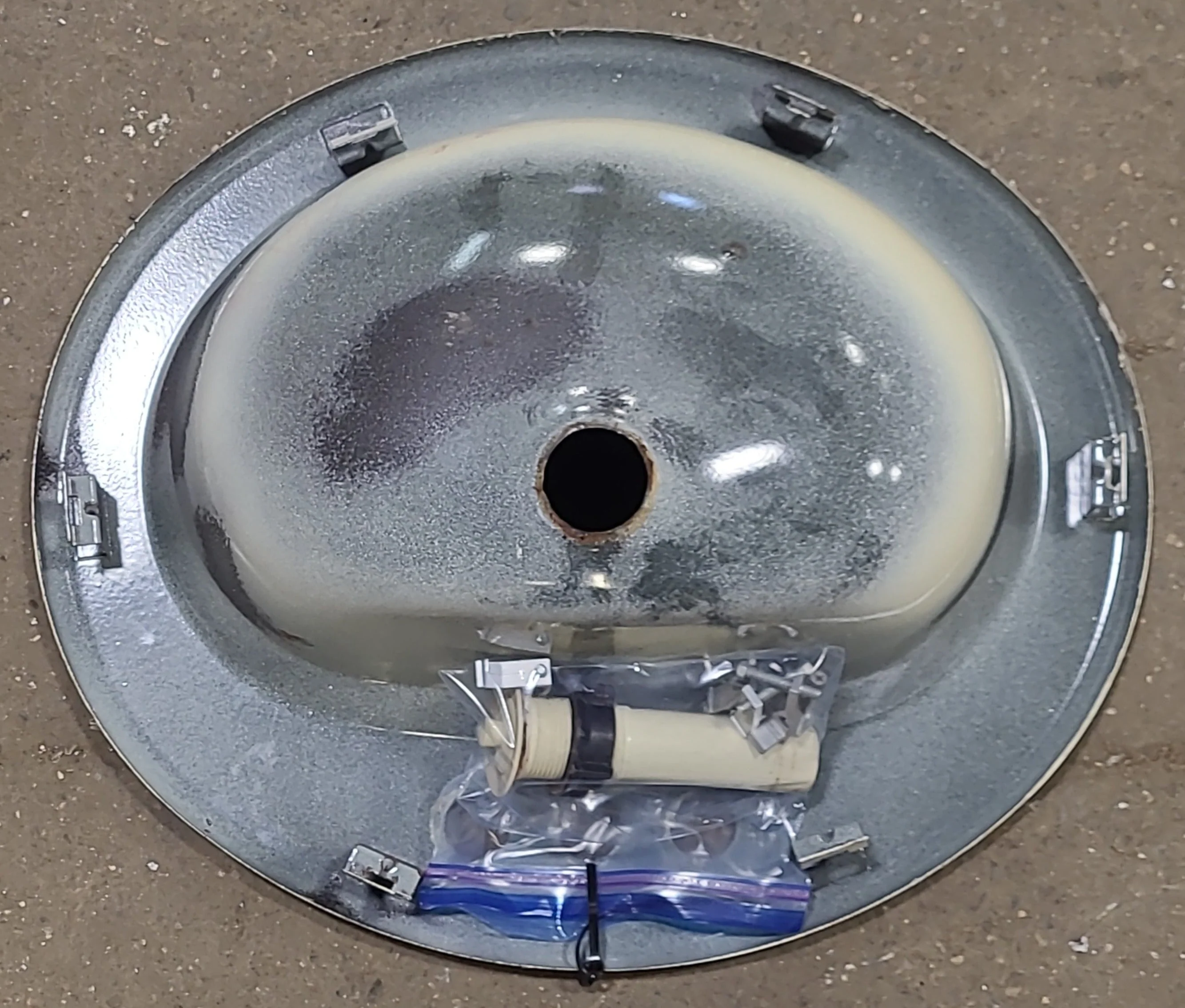 Used Bathroom Sink, Bone - 20 1/4" X 17 1/4" X 6 1/4" D - Image 3