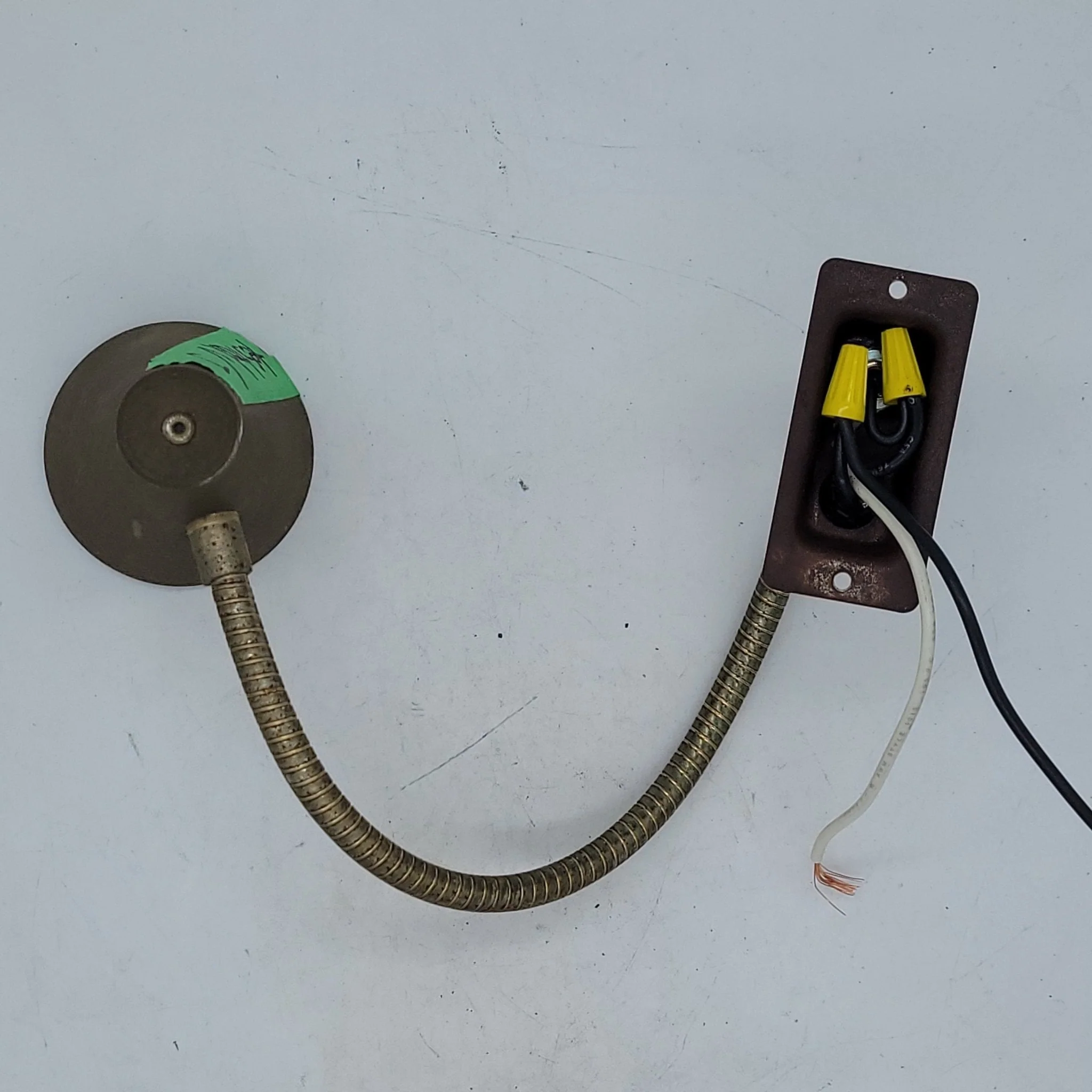 Used Retro Bedside Wall Mount Light - Image 4