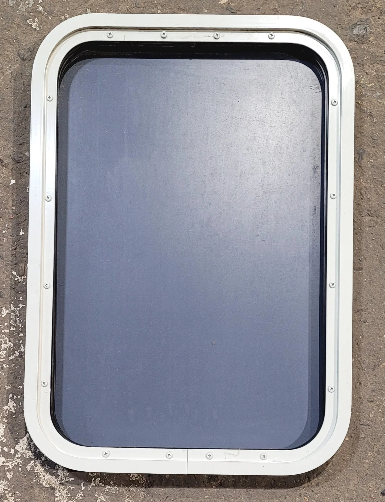 Used Black/ White Entry door window : 16" x 23 3/4" x 1 5/8" - Image 3