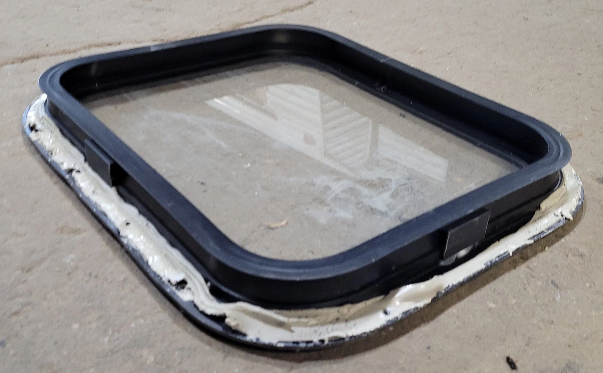 Used Black Radius Non-Opening Window : 16 3/4" W X 19 3/4" H X 1 1/2" D - Image 3