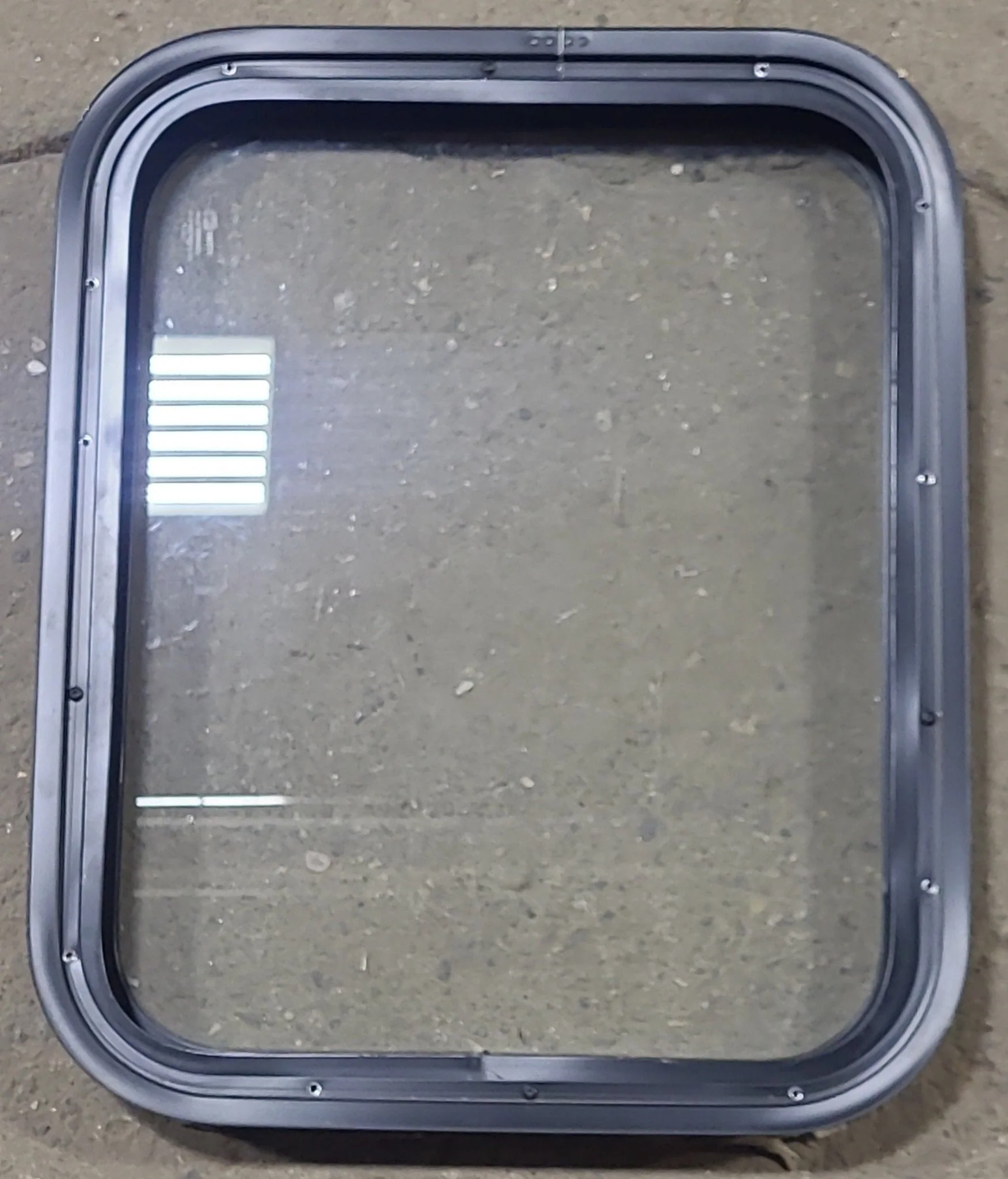 Used Black Radius Non Opening Window : 17 1/2" W x 21 1/2" H x 2" D - Image 4