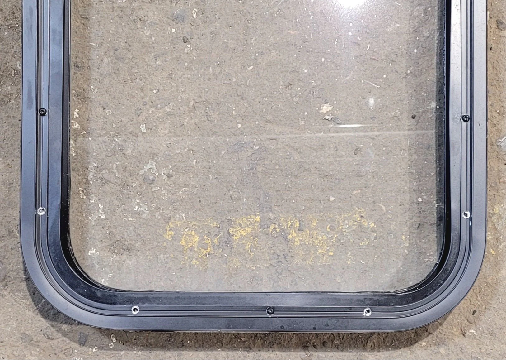 Used Black Radius Non Opening Window : 17 1/4" W x 21 1/4" H x 1 3/4" - Image 5