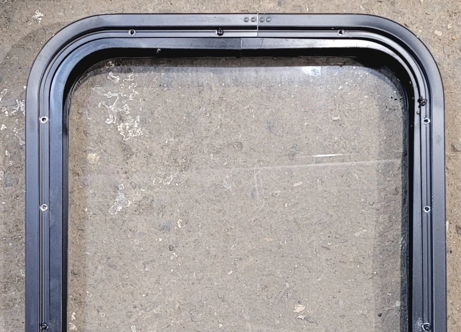 Used Black Radius Non Opening Window : 17 1/4" W x 21 1/4" H x 1 3/4" - Image 6