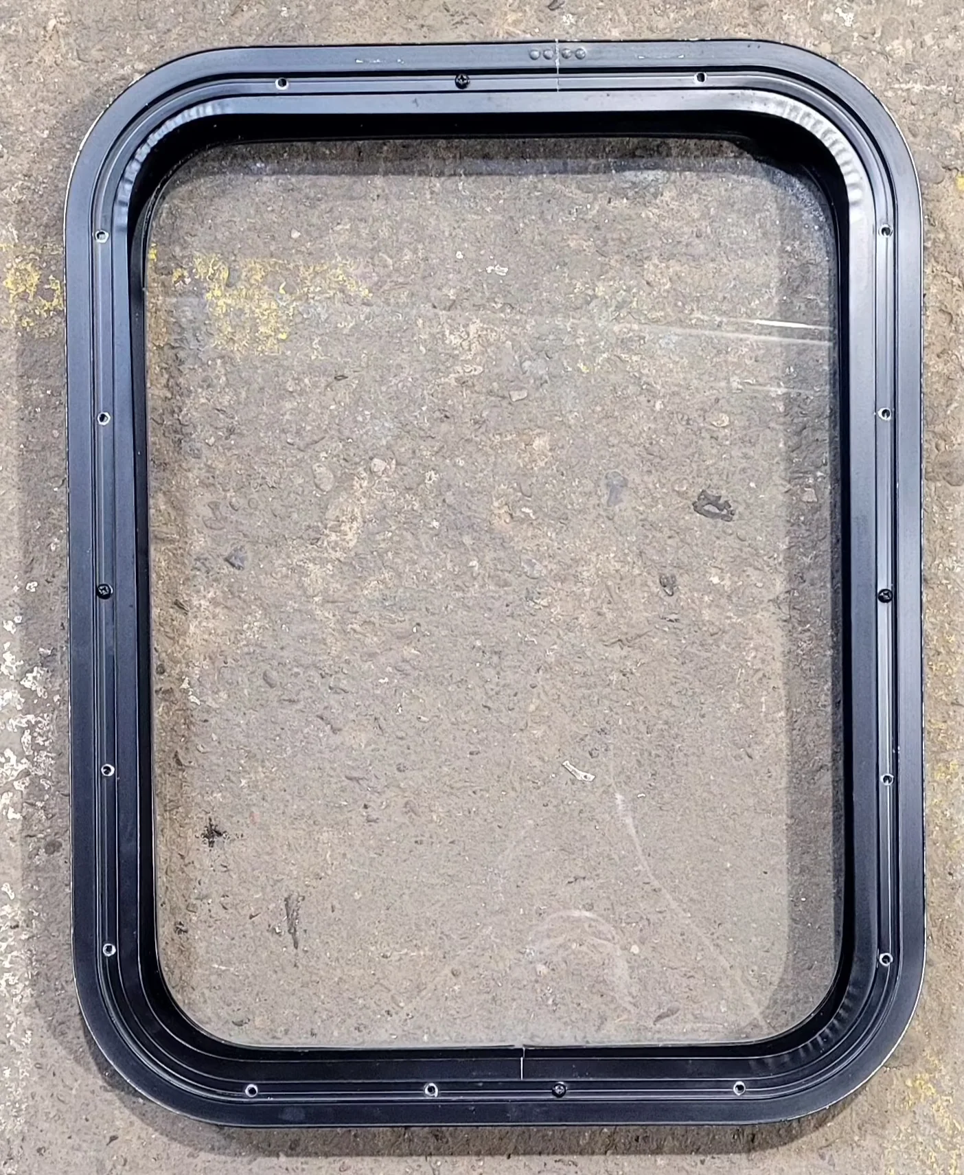 Used Black Radius Non Opening Window : 17 1/4" W x 22 1/4" H x 1 5/8" - Image 4