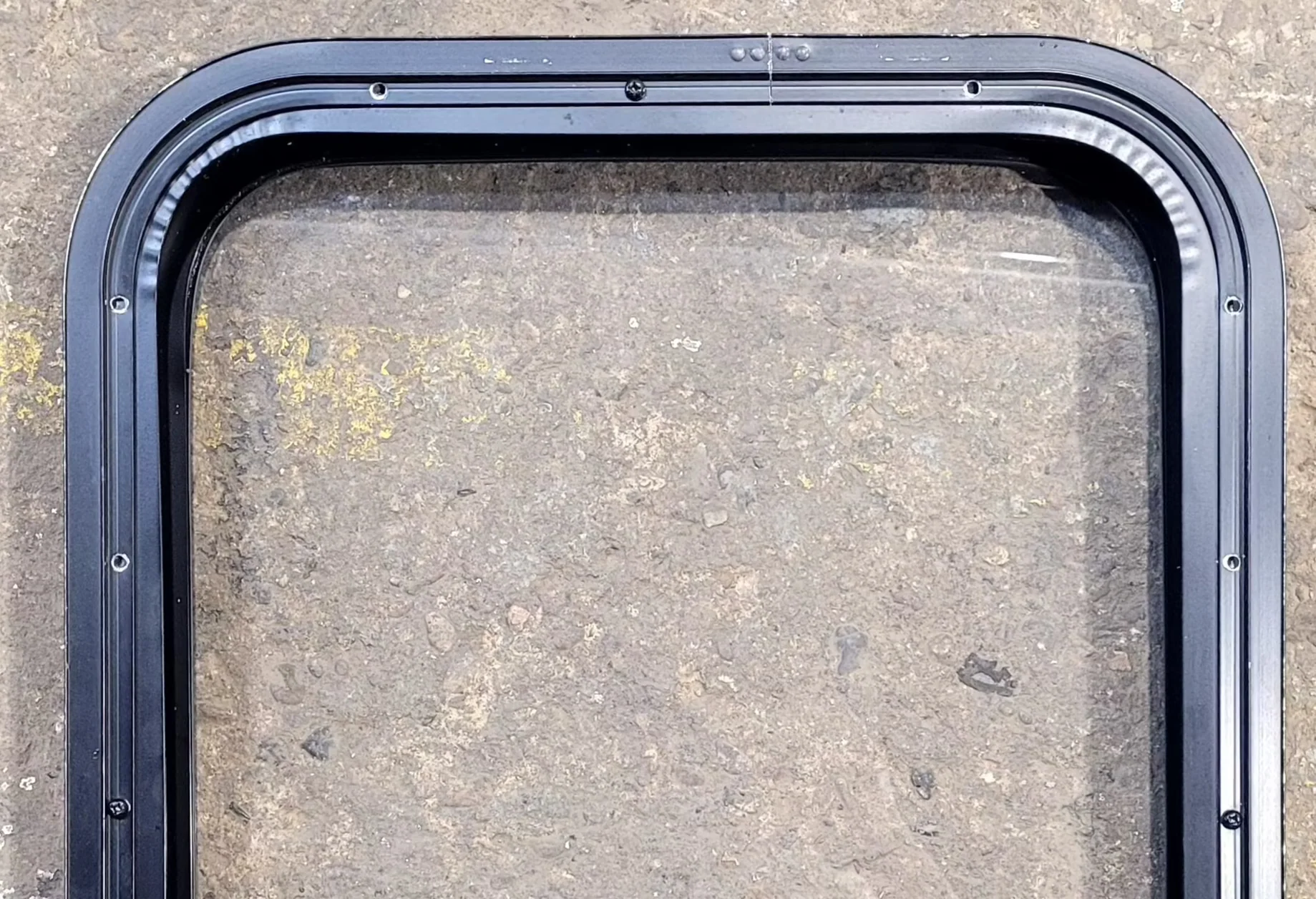 Used Black Radius Non Opening Window : 17 1/4" W x 22 1/4" H x 1 5/8" - Image 6