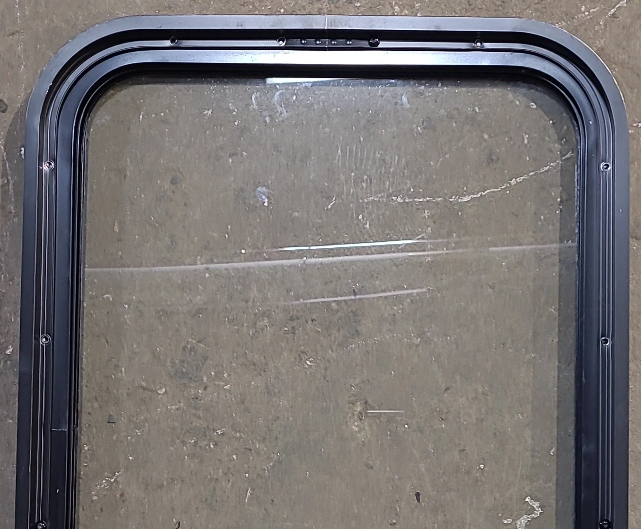 Used Black Radius Non Opening Window : 18 1/4" W x 26" H x 1 1/2" D - Image 5