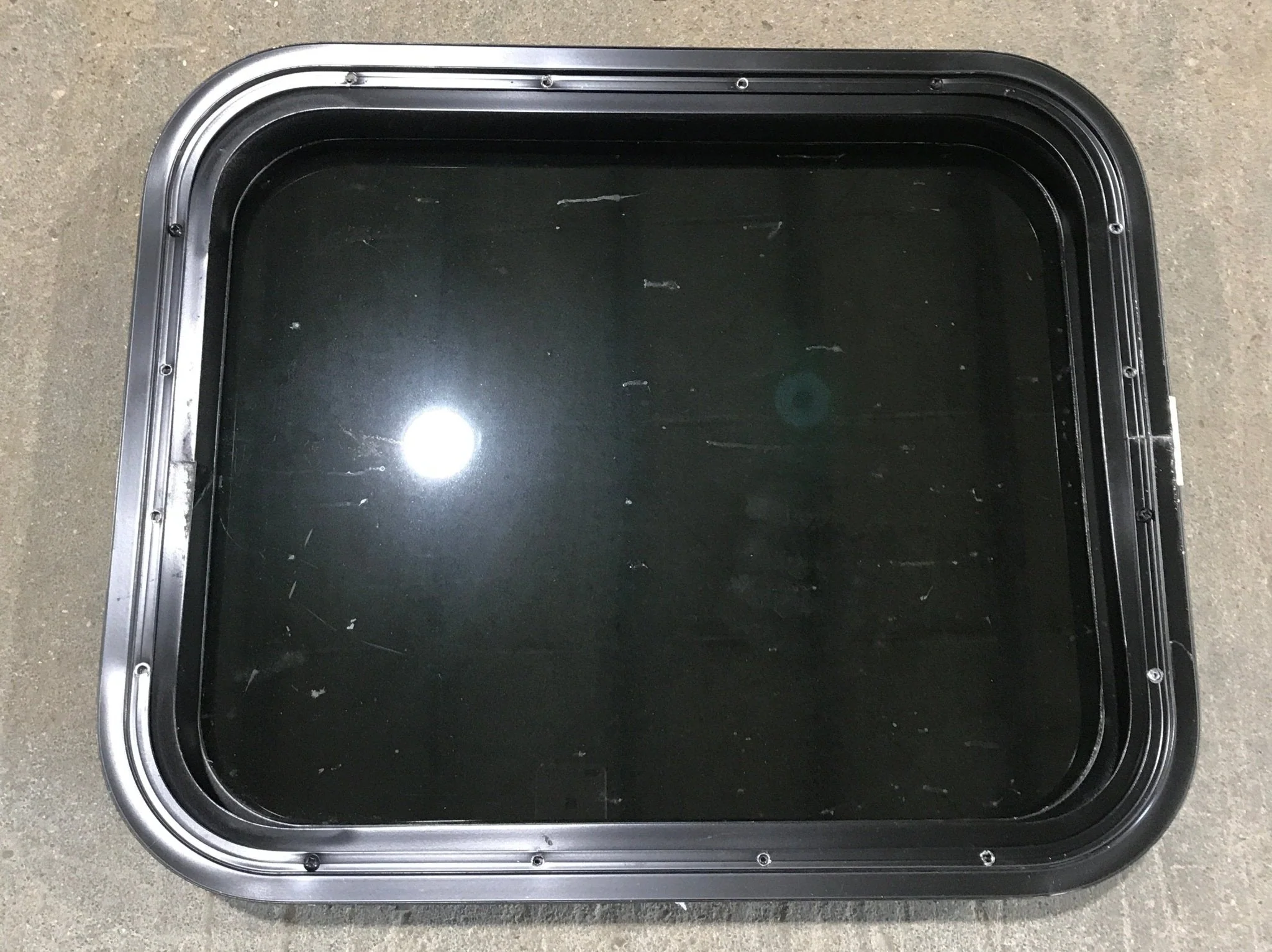 Used Black Radius Non Opening Window : 21 1/2" W x 17 1/2" H x 1 7/8" - Image 4