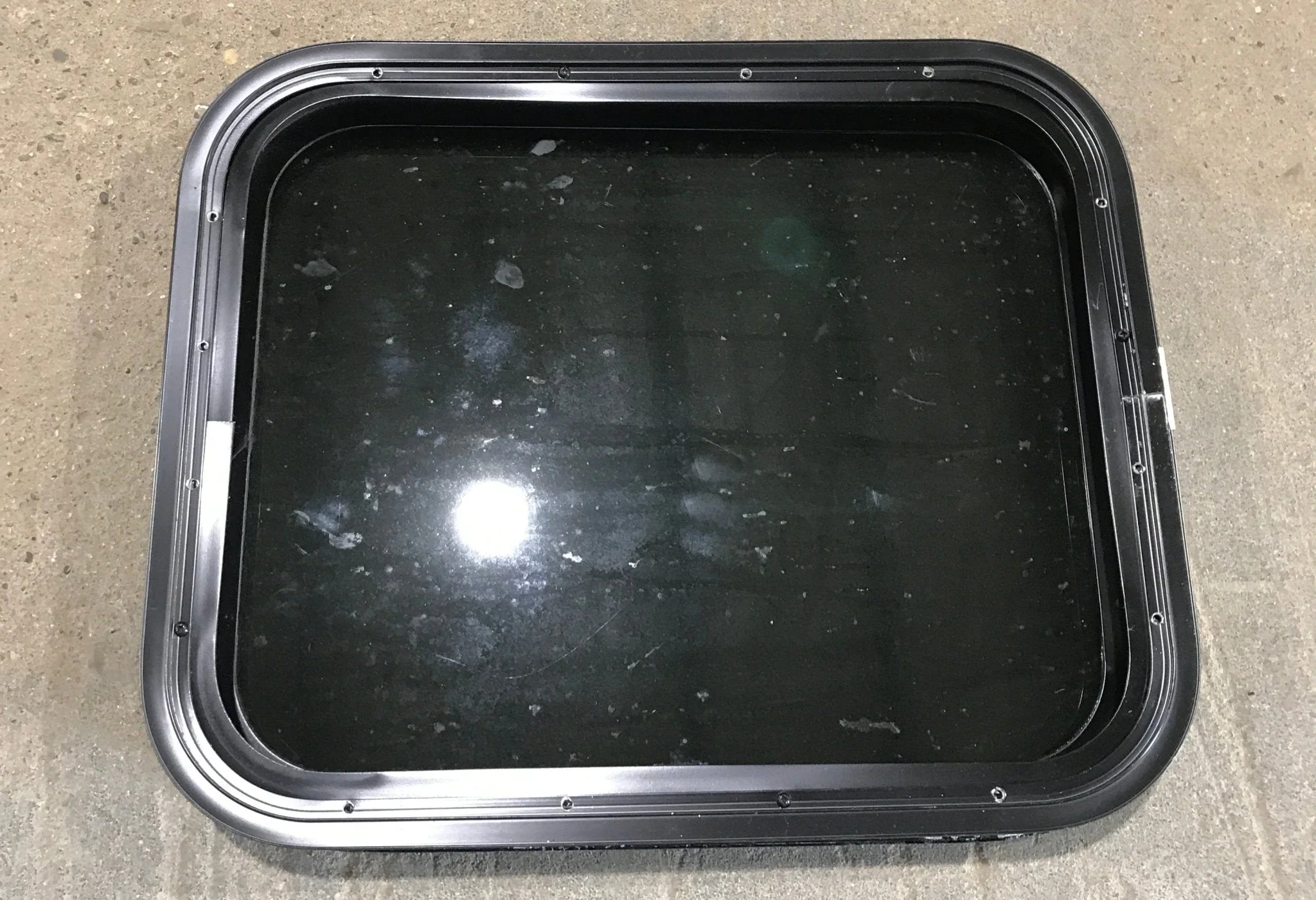 Used Black Radius Non Opening Window : 21 1/2" W x 17 1/2" H x 1 7/8" - Image 4