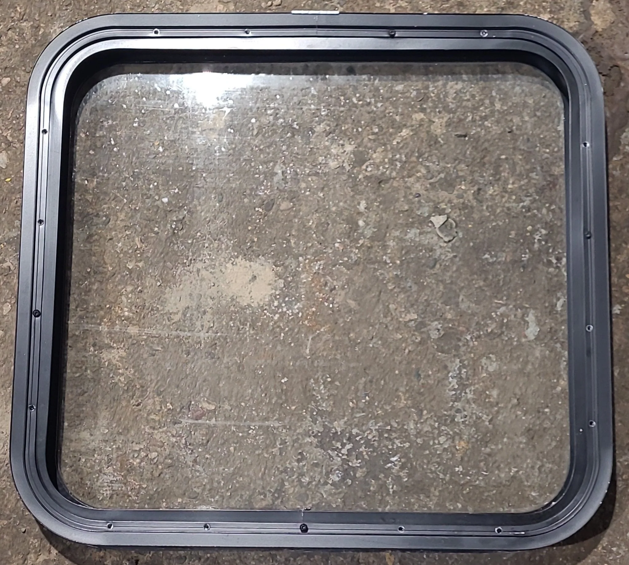 Used Black Radius Non Opening Window : 23 1/2" W x 21 1/2" H x 1 3/4" D - Image 4
