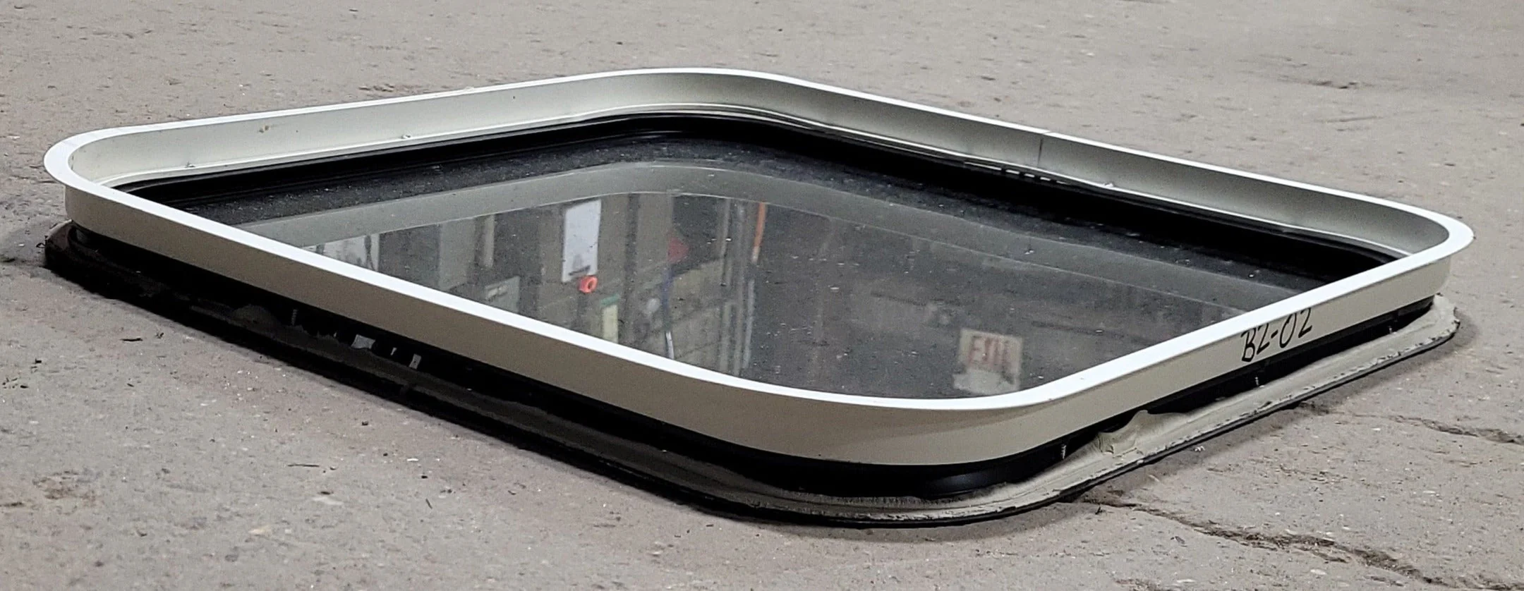 Used Black Radius Non-Opening Window : 23 1/4" W X 21 3/4" H X 1 3/8" D - Image 7