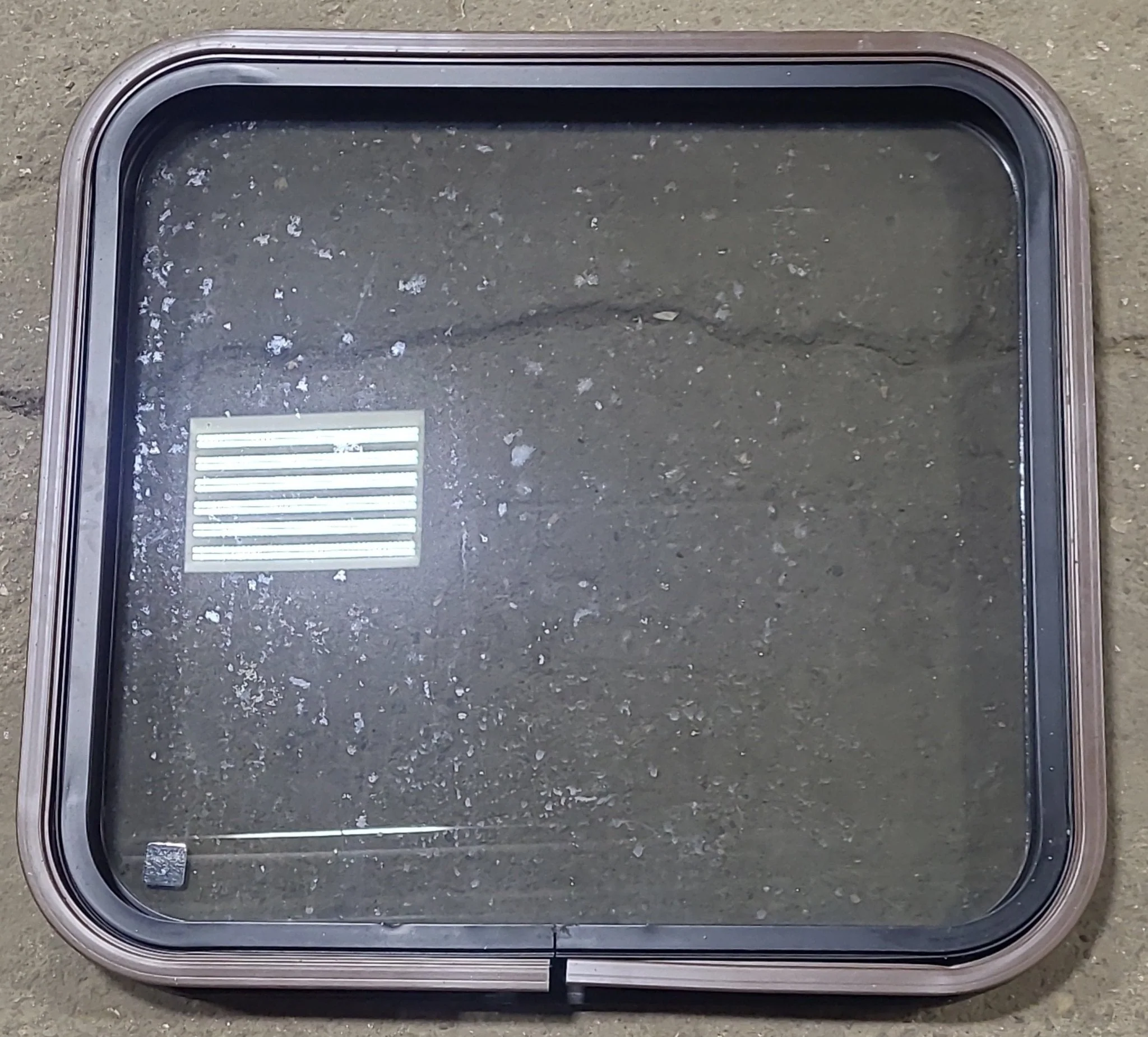 Used Black Radius Non Opening Window : 24 1/2" W x 23" H x 1 1/2" D - Image 4