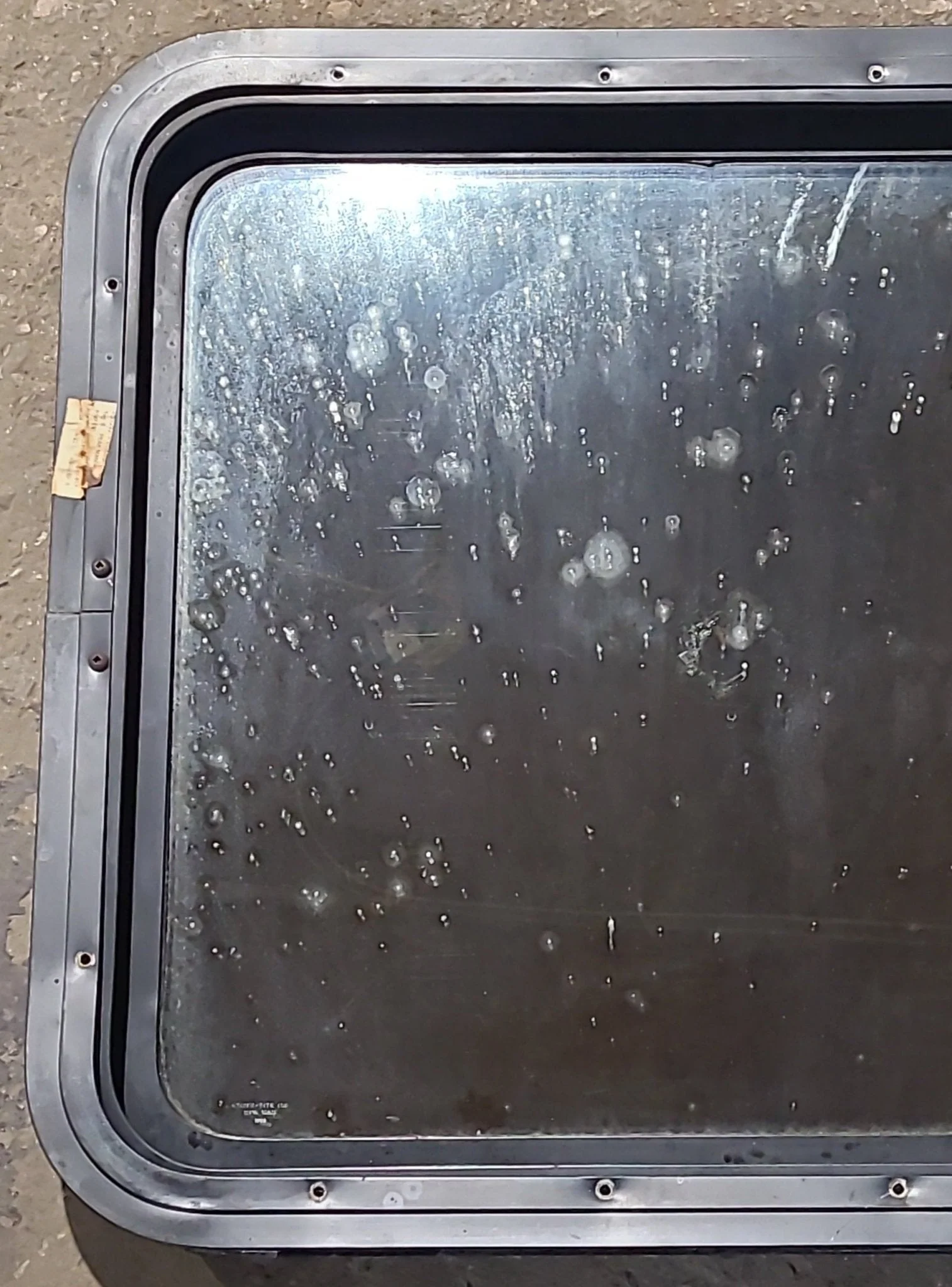 Used Black Radius Non Opening Window : 24" W x 21 1/2" H x 1 7/8" D - Image 5